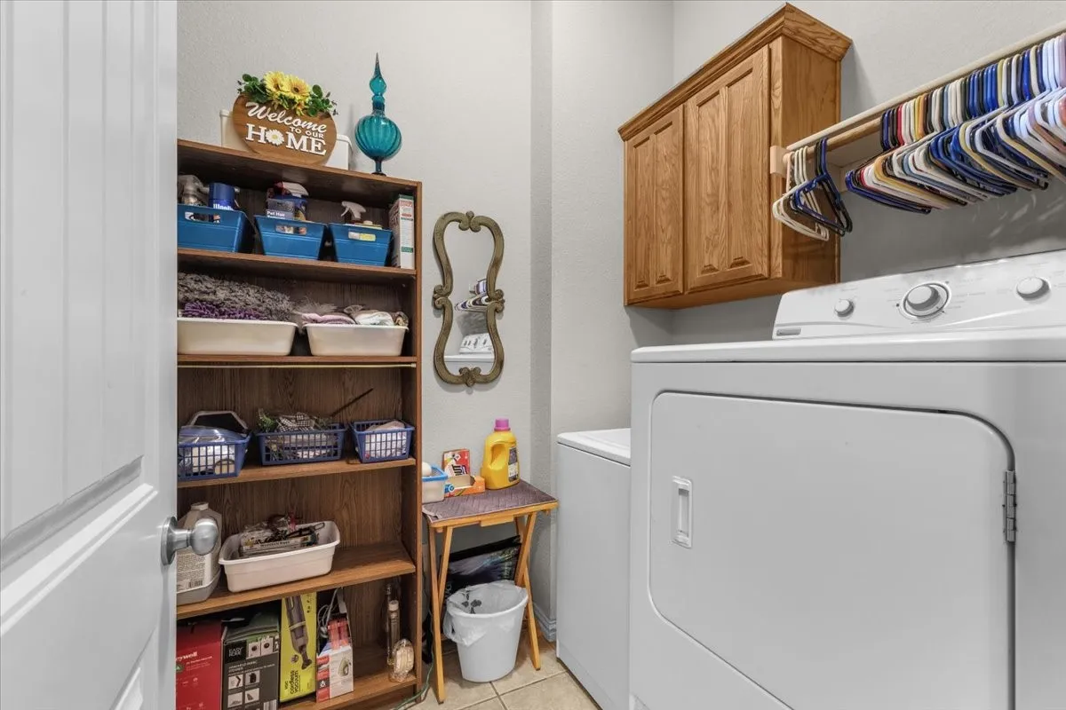 Single Family Residence For Sale in Parker County , 380 Lockwood Lane, Weatherford, Texas 76087, 4 Bedroom, 2 Bathroom, 2 Garage spaces, 2,031 Sqft, built in 2006, mls#21350680, Real Estate Agent in Weatherford, Homes For Sale in Parker county, Homes For Sale in Weatherford, Realtor in Weatherford Texas, Real Estate Brokerage Independent Realty Texas, Luminita Cordes Realtor