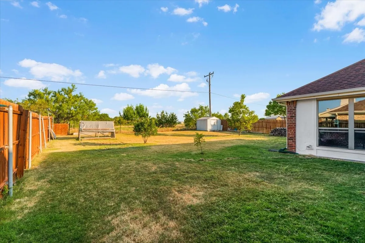 Single Family Residence For Sale in Parker County , 380 Lockwood Lane, Weatherford, Texas 76087, 4 Bedroom, 2 Bathroom, 2 Garage spaces, 2,031 Sqft, built in 2006, mls#21350680, Real Estate Agent in Weatherford, Homes For Sale in Parker county, Homes For Sale in Weatherford, Realtor in Weatherford Texas, Real Estate Brokerage Independent Realty Texas, Luminita Cordes Realtor