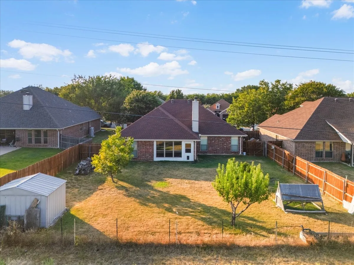Single Family Residence For Sale in Parker County , 380 Lockwood Lane, Weatherford, Texas 76087, 4 Bedroom, 2 Bathroom, 2 Garage spaces, 2,031 Sqft, built in 2006, mls#21350680, Real Estate Agent in Weatherford, Homes For Sale in Parker county, Homes For Sale in Weatherford, Realtor in Weatherford Texas, Real Estate Brokerage Independent Realty Texas, Luminita Cordes Realtor