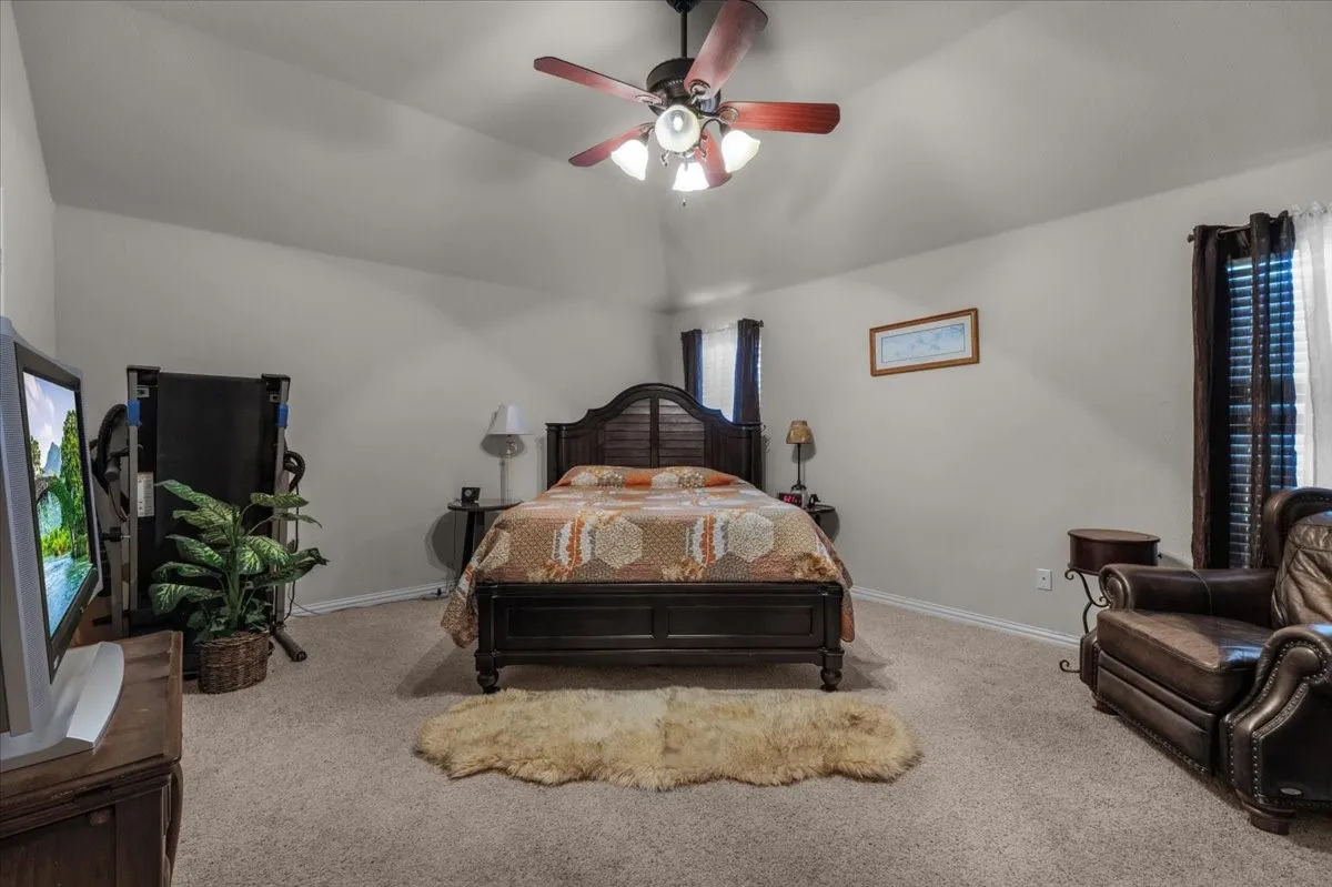 Single Family Residence For Sale in Parker County , 380 Lockwood Lane, Weatherford, Texas 76087, 4 Bedroom, 2 Bathroom, 2 Garage spaces, 2,031 Sqft, built in 2006, mls#21350680, Real Estate Agent in Weatherford, Homes For Sale in Parker county, Homes For Sale in Weatherford, Realtor in Weatherford Texas, Real Estate Brokerage Independent Realty Texas, Luminita Cordes Realtor