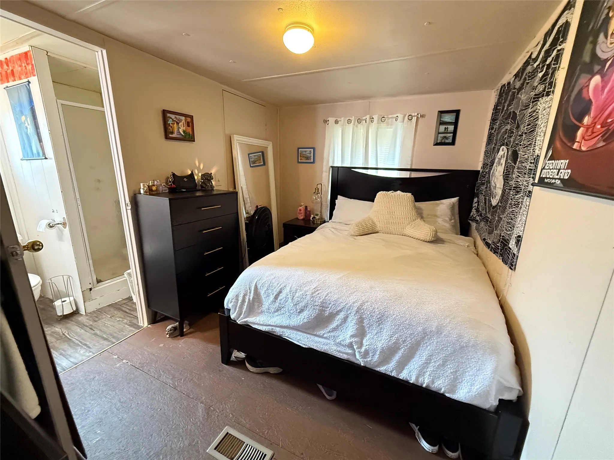 Manufactured Home For Sale in Denton County , 111 Ivy Lane, Roanoke, Texas 76262, 2 Bedroom, 2 Bathroom, Garage spaces, 1,118 Sqft, built in 1986, mls#21350803, Real Estate Agent in Roanoke, Homes For Sale in Denton county, Homes For Sale in Roanoke, Realtor in Roanoke Texas, Real Estate Brokerage Independent Realty Texas, Luminita Cordes Realtor