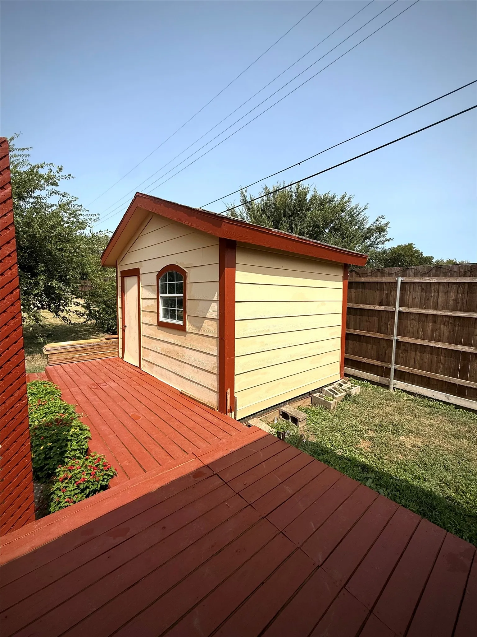Manufactured Home For Sale in Denton County , 111 Ivy Lane, Roanoke, Texas 76262, 2 Bedroom, 2 Bathroom, Garage spaces, 1,118 Sqft, built in 1986, mls#21350803, Real Estate Agent in Roanoke, Homes For Sale in Denton county, Homes For Sale in Roanoke, Realtor in Roanoke Texas, Real Estate Brokerage Independent Realty Texas, Luminita Cordes Realtor
