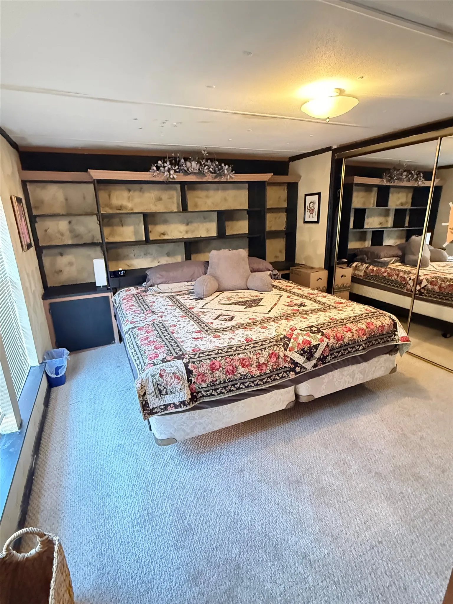 Manufactured Home For Sale in Denton County , 111 Ivy Lane, Roanoke, Texas 76262, 2 Bedroom, 2 Bathroom, Garage spaces, 1,118 Sqft, built in 1986, mls#21350803, Real Estate Agent in Roanoke, Homes For Sale in Denton county, Homes For Sale in Roanoke, Realtor in Roanoke Texas, Real Estate Brokerage Independent Realty Texas, Luminita Cordes Realtor