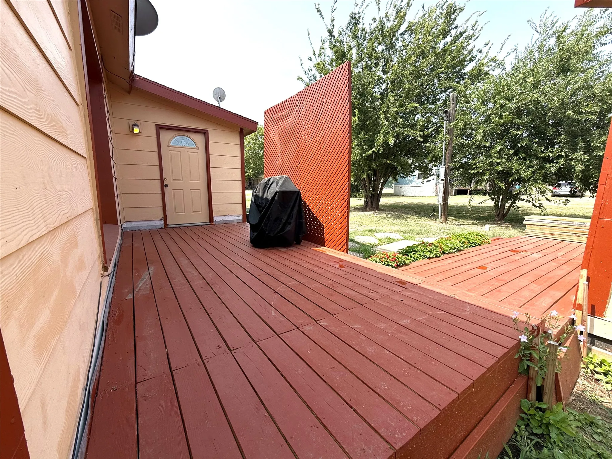 Manufactured Home For Sale in Denton County , 111 Ivy Lane, Roanoke, Texas 76262, 2 Bedroom, 2 Bathroom, Garage spaces, 1,118 Sqft, built in 1986, mls#21350803, Real Estate Agent in Roanoke, Homes For Sale in Denton county, Homes For Sale in Roanoke, Realtor in Roanoke Texas, Real Estate Brokerage Independent Realty Texas, Luminita Cordes Realtor