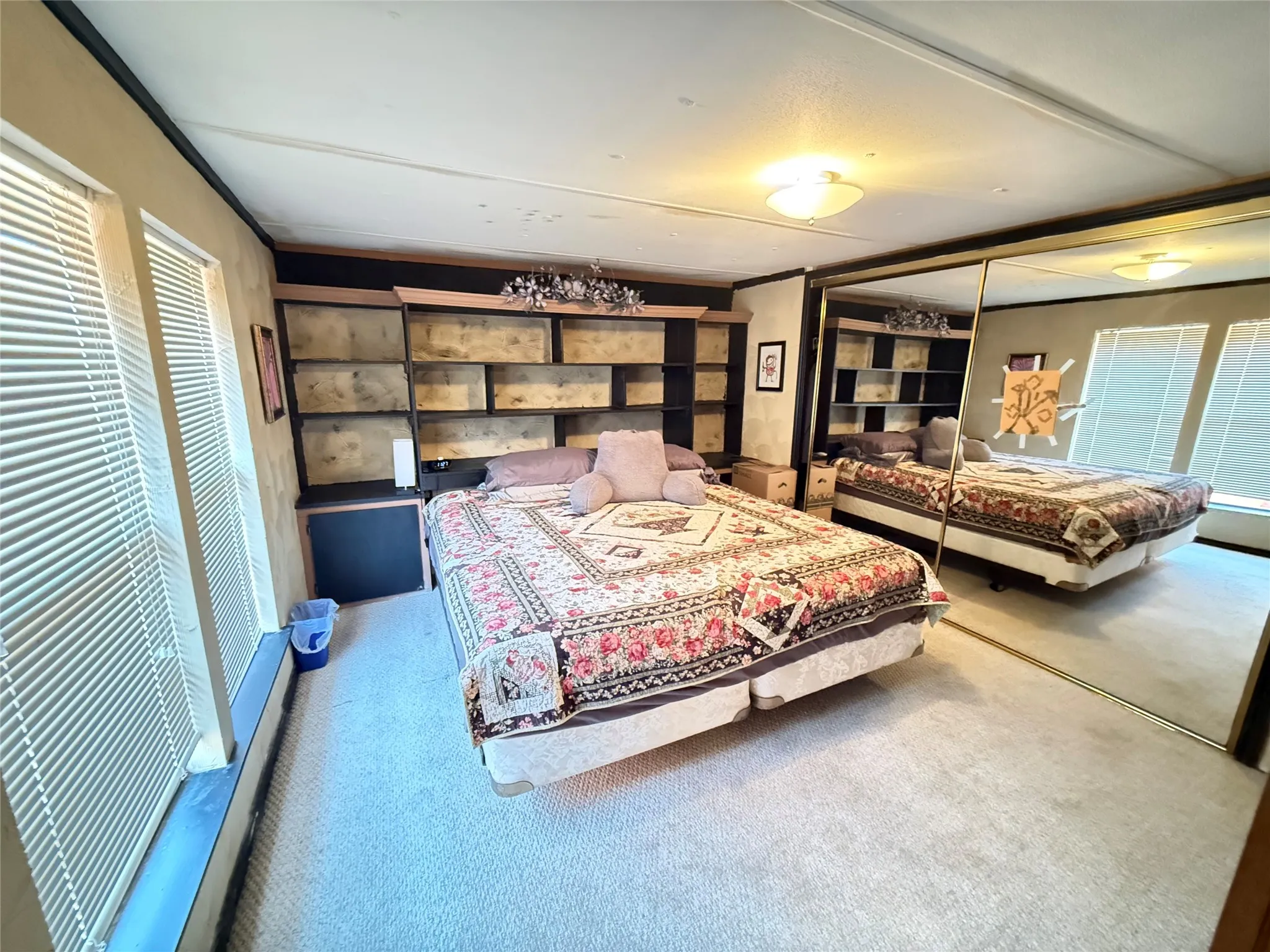 Manufactured Home For Sale in Denton County , 111 Ivy Lane, Roanoke, Texas 76262, 2 Bedroom, 2 Bathroom, Garage spaces, 1,118 Sqft, built in 1986, mls#21350803, Real Estate Agent in Roanoke, Homes For Sale in Denton county, Homes For Sale in Roanoke, Realtor in Roanoke Texas, Real Estate Brokerage Independent Realty Texas, Luminita Cordes Realtor