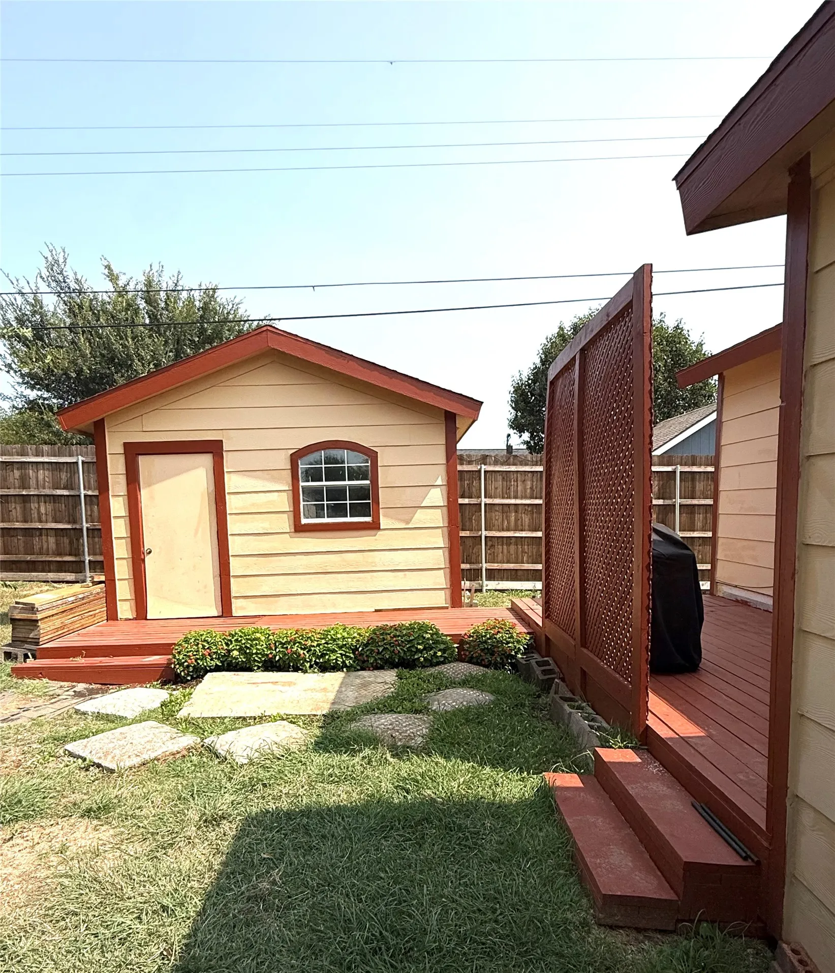 Manufactured Home For Sale in Denton County , 111 Ivy Lane, Roanoke, Texas 76262, 2 Bedroom, 2 Bathroom, Garage spaces, 1,118 Sqft, built in 1986, mls#21350803, Real Estate Agent in Roanoke, Homes For Sale in Denton county, Homes For Sale in Roanoke, Realtor in Roanoke Texas, Real Estate Brokerage Independent Realty Texas, Luminita Cordes Realtor