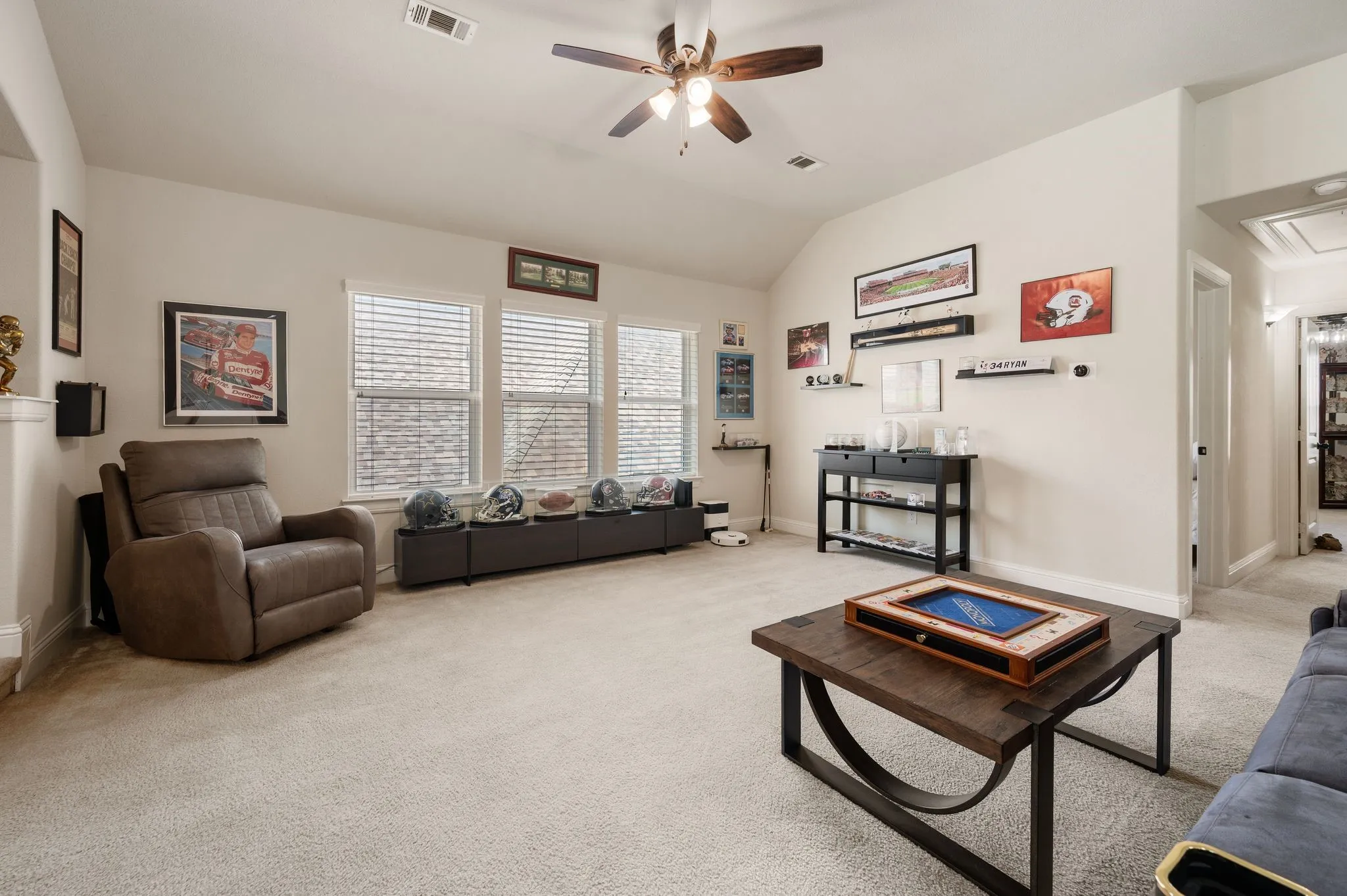 Single Family Residence For Sale in Denton County , 15169 Wild Duck Way, Fort Worth, Texas 76262, 4 Bedroom, 4 Bathroom, 2 Garage spaces, 3,288 Sqft, built in 2012, mls#21350098, Real Estate Agent in Fort Worth, Homes For Sale in Denton county, Homes For Sale in Fort Worth, Realtor in Fort Worth Texas, Real Estate Brokerage Independent Realty Texas, Luminita Cordes Realtor