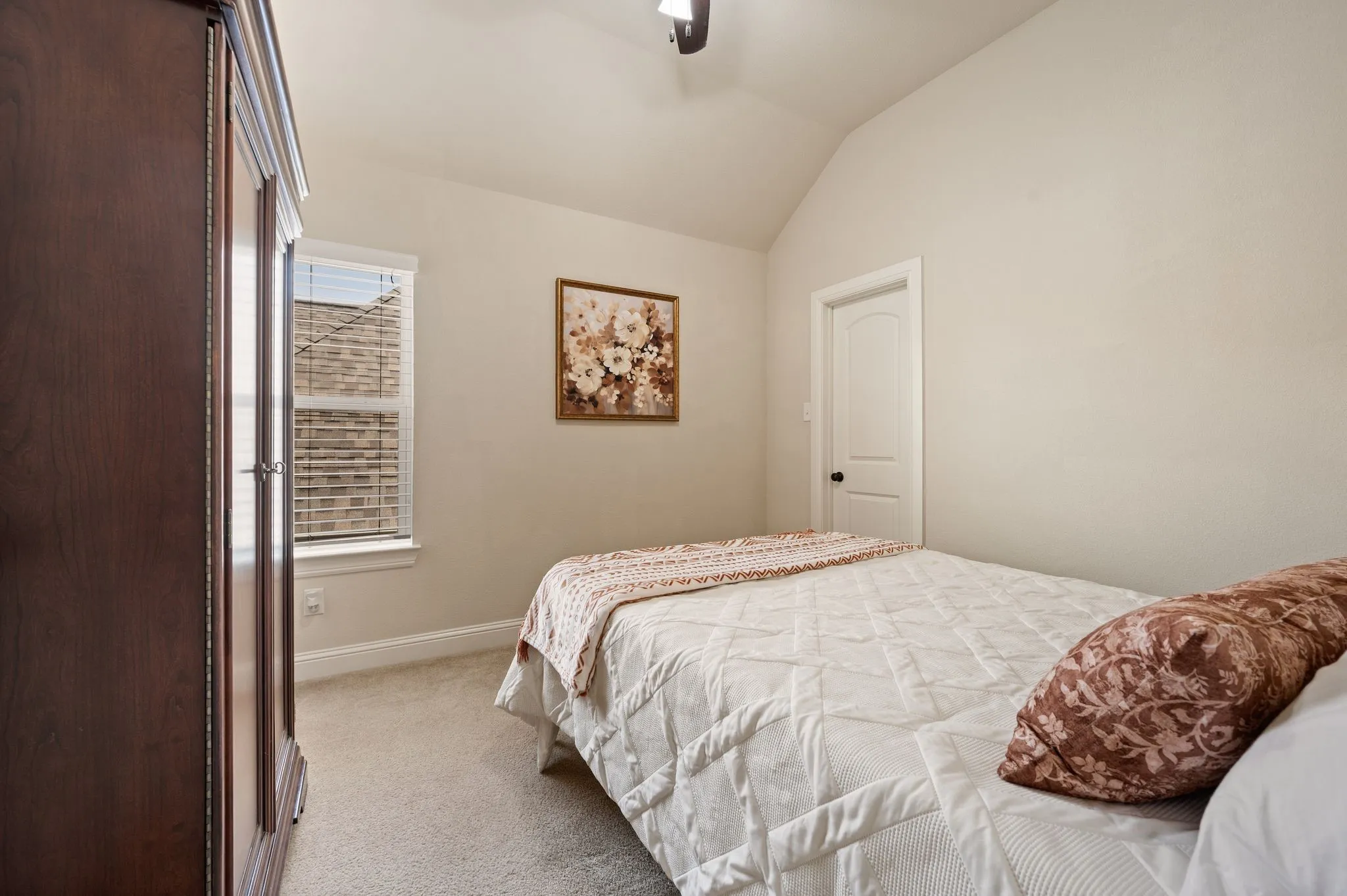 Single Family Residence For Sale in Denton County , 15169 Wild Duck Way, Fort Worth, Texas 76262, 4 Bedroom, 4 Bathroom, 2 Garage spaces, 3,288 Sqft, built in 2012, mls#21350098, Real Estate Agent in Fort Worth, Homes For Sale in Denton county, Homes For Sale in Fort Worth, Realtor in Fort Worth Texas, Real Estate Brokerage Independent Realty Texas, Luminita Cordes Realtor