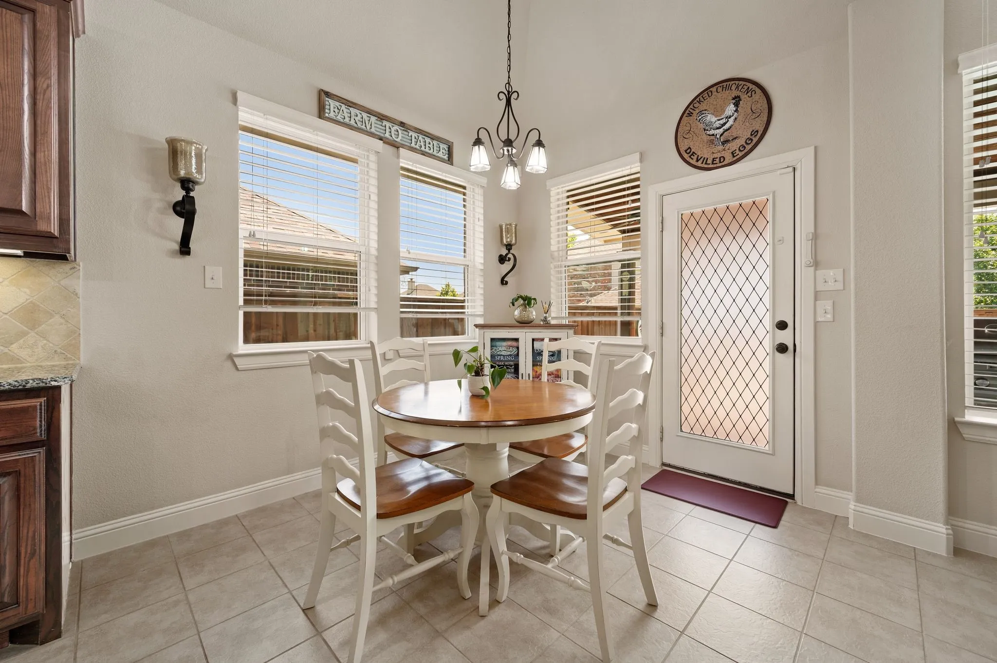 Single Family Residence For Sale in Denton County , 15169 Wild Duck Way, Fort Worth, Texas 76262, 4 Bedroom, 4 Bathroom, 2 Garage spaces, 3,288 Sqft, built in 2012, mls#21350098, Real Estate Agent in Fort Worth, Homes For Sale in Denton county, Homes For Sale in Fort Worth, Realtor in Fort Worth Texas, Real Estate Brokerage Independent Realty Texas, Luminita Cordes Realtor