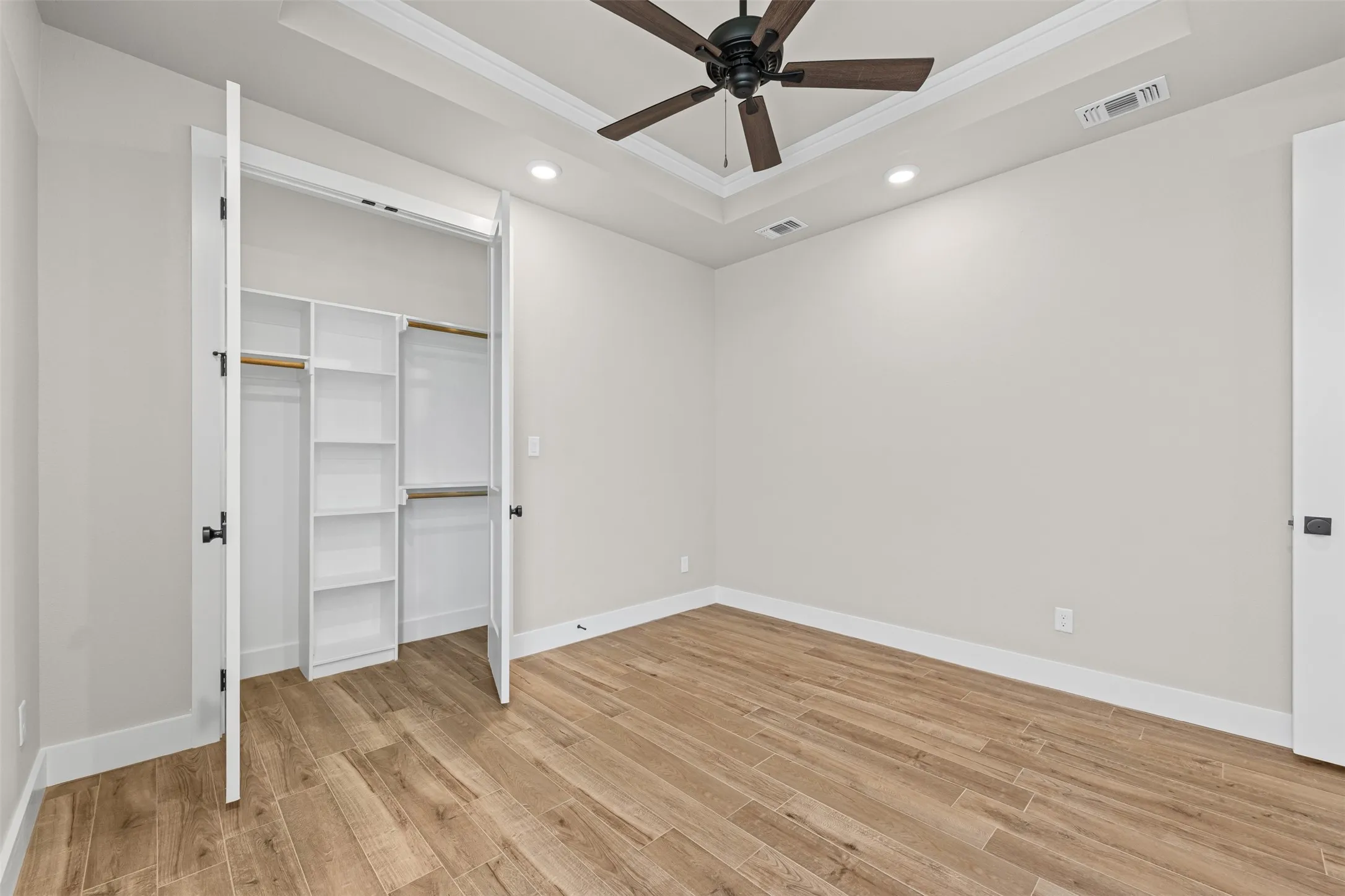 Single Family Residence For Sale in Hood County , 6657 Pinehurst Drive, Granbury, Texas 76049, 5 Bedroom, 3 Bathroom, 2 Garage spaces, 2,617 Sqft, built in 2026, mls#21349265, Real Estate Agent in Granbury, Homes For Sale in Hood county, Homes For Sale in Granbury, Realtor in Granbury Texas, Real Estate Brokerage Independent Realty Texas, Luminita Cordes Realtor