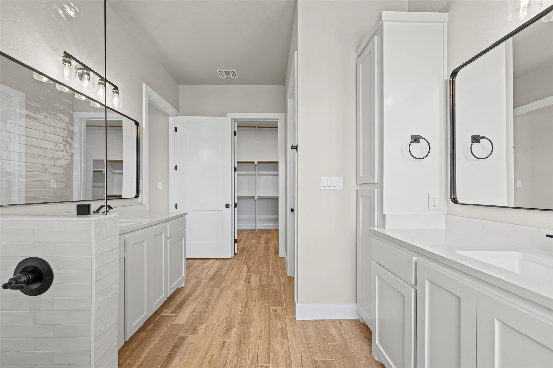 Single Family Residence For Sale in Hood County , 6657 Pinehurst Drive, Granbury, Texas 76049, 5 Bedroom, 3 Bathroom, 2 Garage spaces, 2,617 Sqft, built in 2026, mls#21349265, Real Estate Agent in Granbury, Homes For Sale in Hood county, Homes For Sale in Granbury, Realtor in Granbury Texas, Real Estate Brokerage Independent Realty Texas, Luminita Cordes Realtor