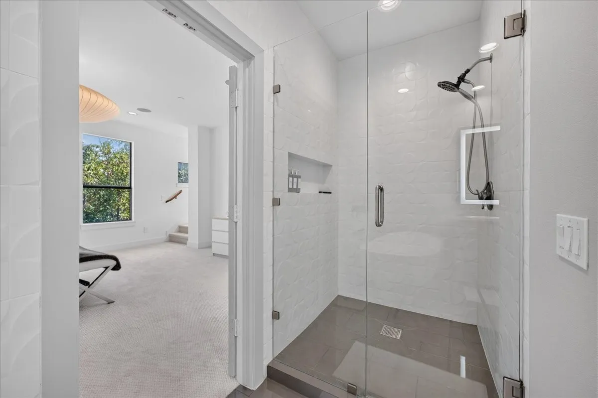 Condominium For Sale in Dallas County , 3930 Bowser Avenue 12, Dallas, Texas 75219, 2 Bedroom, 3 Bathroom, 2 Garage spaces, 1,825 Sqft, built in 2008, mls#21351050, Real Estate Agent in Dallas, Homes For Sale in Dallas county, Homes For Sale in Dallas, Realtor in Dallas Texas, Real Estate Brokerage Independent Realty Texas, Luminita Cordes Realtor