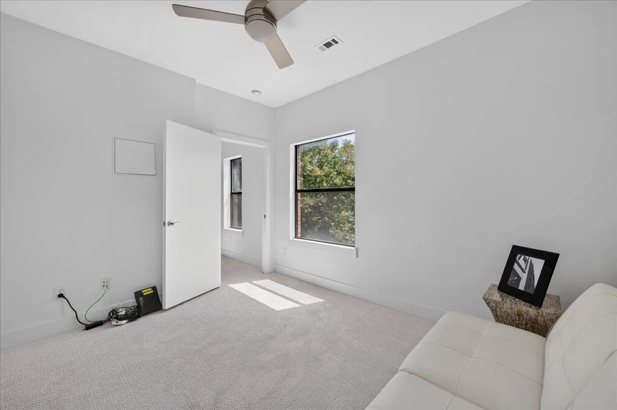 Condominium For Sale in Dallas County , 3930 Bowser Avenue 12, Dallas, Texas 75219, 2 Bedroom, 3 Bathroom, 2 Garage spaces, 1,825 Sqft, built in 2008, mls#21351050, Real Estate Agent in Dallas, Homes For Sale in Dallas county, Homes For Sale in Dallas, Realtor in Dallas Texas, Real Estate Brokerage Independent Realty Texas, Luminita Cordes Realtor