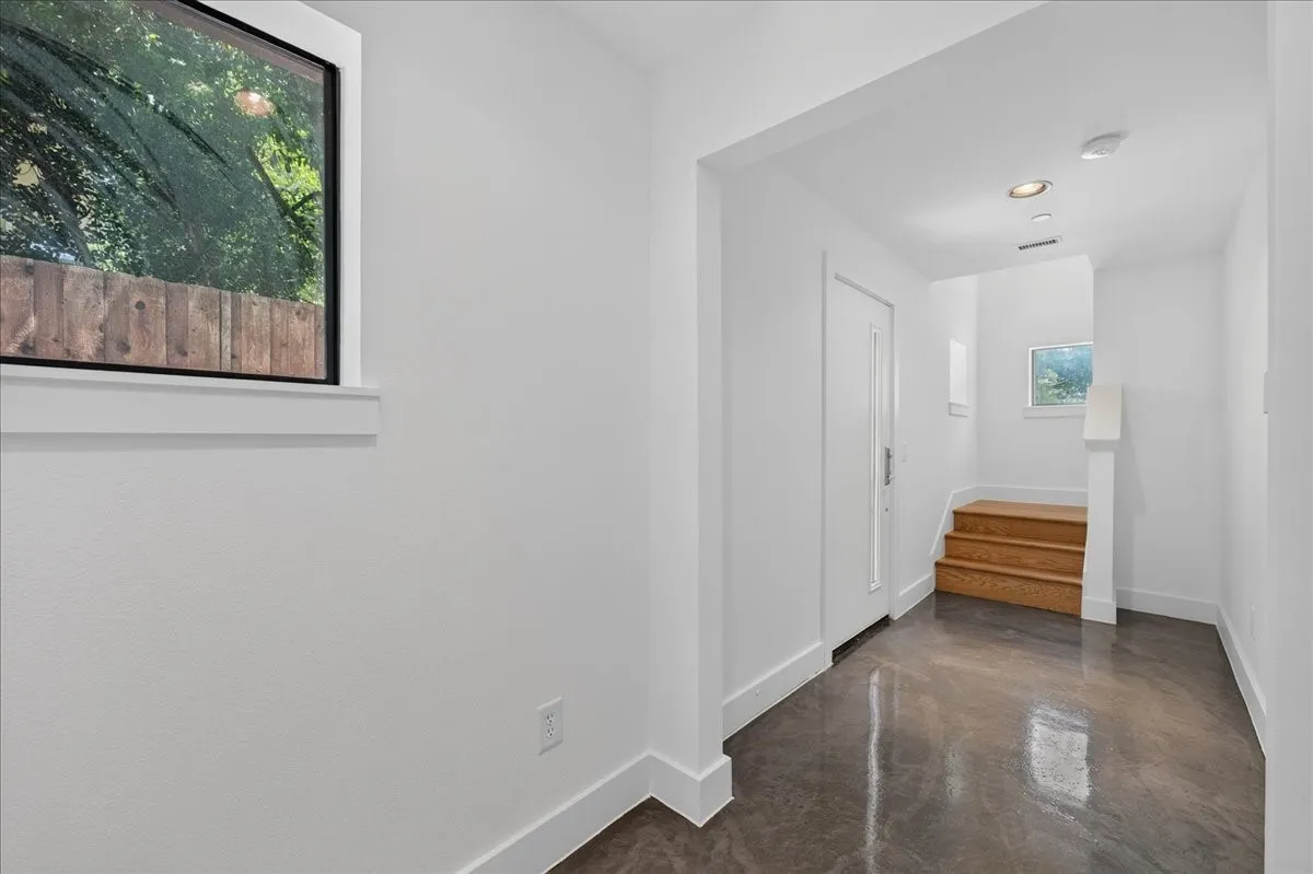 Condominium For Sale in Dallas County , 3930 Bowser Avenue 12, Dallas, Texas 75219, 2 Bedroom, 3 Bathroom, 2 Garage spaces, 1,825 Sqft, built in 2008, mls#21351050, Real Estate Agent in Dallas, Homes For Sale in Dallas county, Homes For Sale in Dallas, Realtor in Dallas Texas, Real Estate Brokerage Independent Realty Texas, Luminita Cordes Realtor