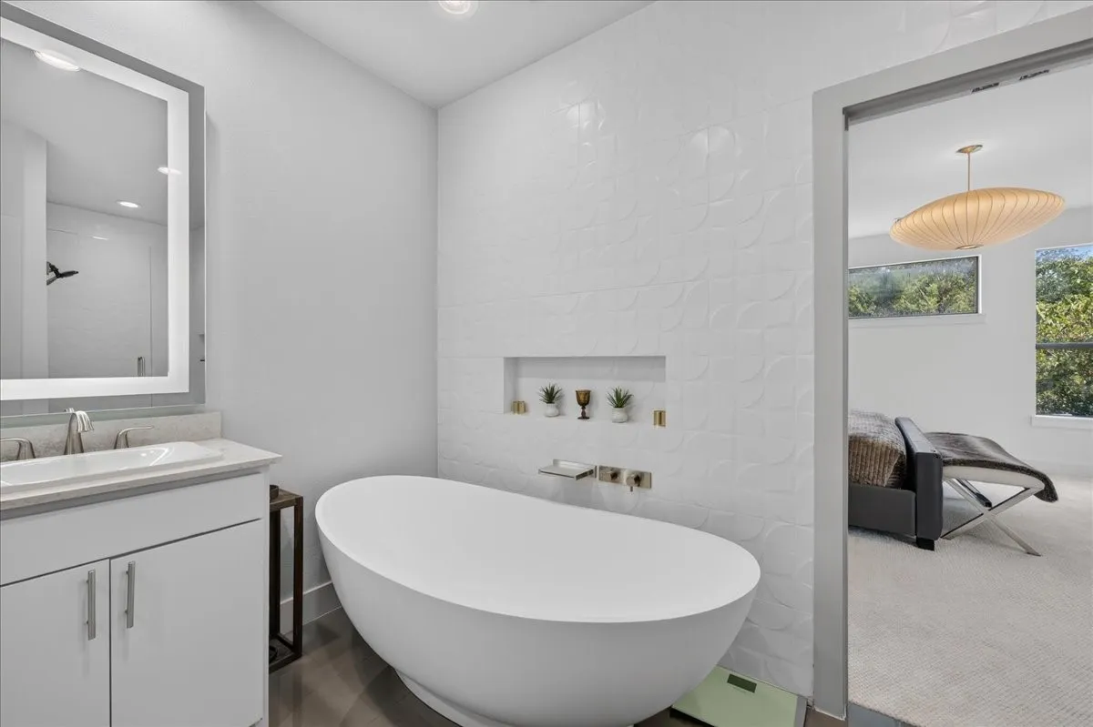 Condominium For Sale in Dallas County , 3930 Bowser Avenue 12, Dallas, Texas 75219, 2 Bedroom, 3 Bathroom, 2 Garage spaces, 1,825 Sqft, built in 2008, mls#21351050, Real Estate Agent in Dallas, Homes For Sale in Dallas county, Homes For Sale in Dallas, Realtor in Dallas Texas, Real Estate Brokerage Independent Realty Texas, Luminita Cordes Realtor