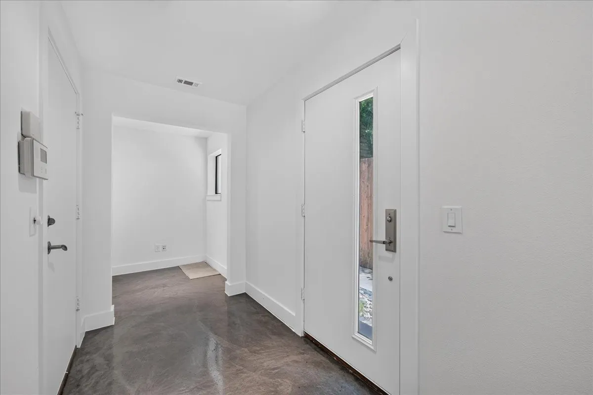 Condominium For Sale in Dallas County , 3930 Bowser Avenue 12, Dallas, Texas 75219, 2 Bedroom, 3 Bathroom, 2 Garage spaces, 1,825 Sqft, built in 2008, mls#21351050, Real Estate Agent in Dallas, Homes For Sale in Dallas county, Homes For Sale in Dallas, Realtor in Dallas Texas, Real Estate Brokerage Independent Realty Texas, Luminita Cordes Realtor