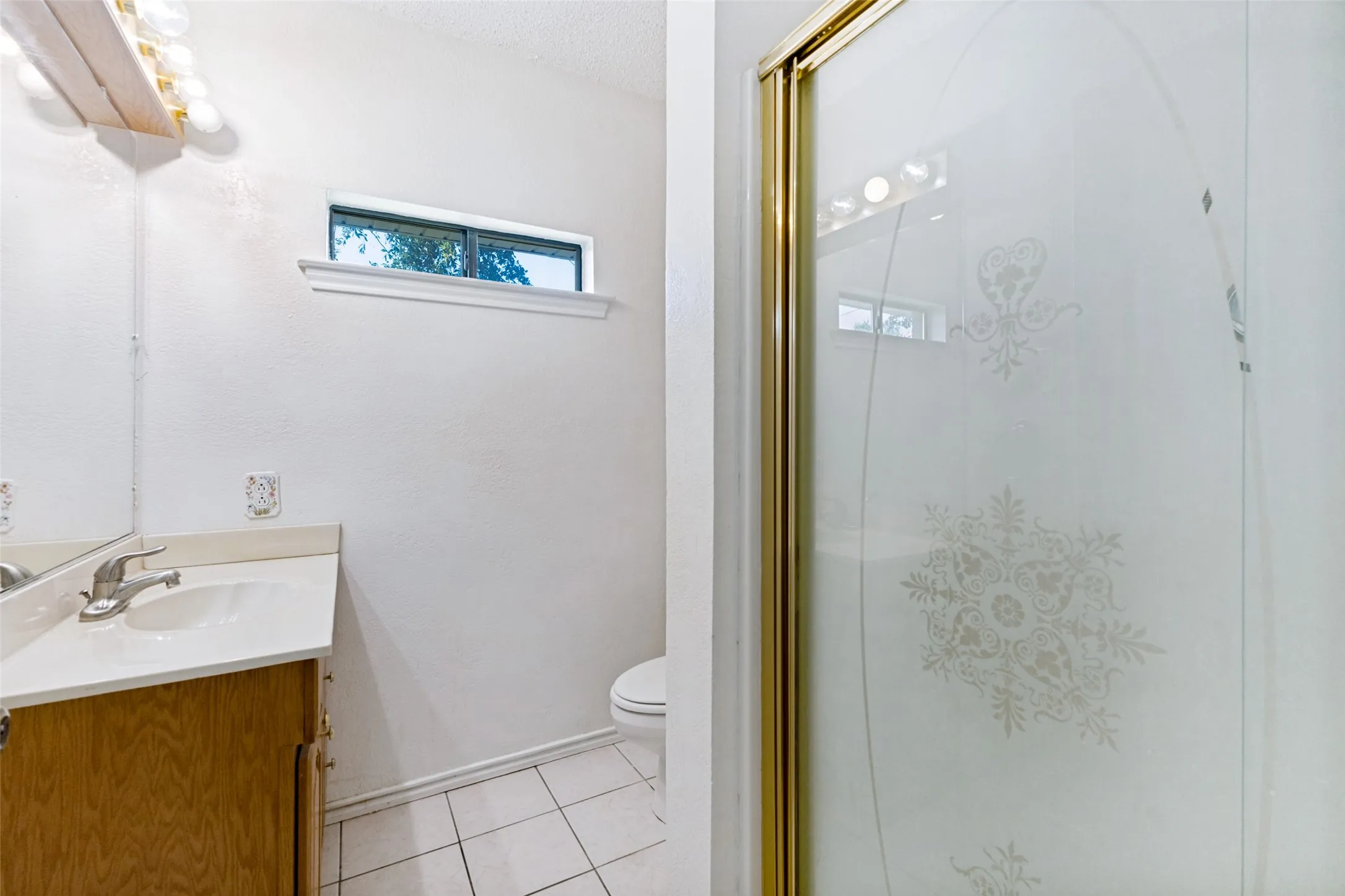 Single Family Residence For Sale in Dallas County , 841 Broadmoor Drive, Mesquite, Texas 75149, 4 Bedroom, 3 Bathroom, 2 Garage spaces, 1,806 Sqft, built in 1984, mls#21350789, Real Estate Agent in Mesquite, Homes For Sale in Dallas county, Homes For Sale in Mesquite, Realtor in Mesquite Texas, Real Estate Brokerage Independent Realty Texas, Luminita Cordes Realtor