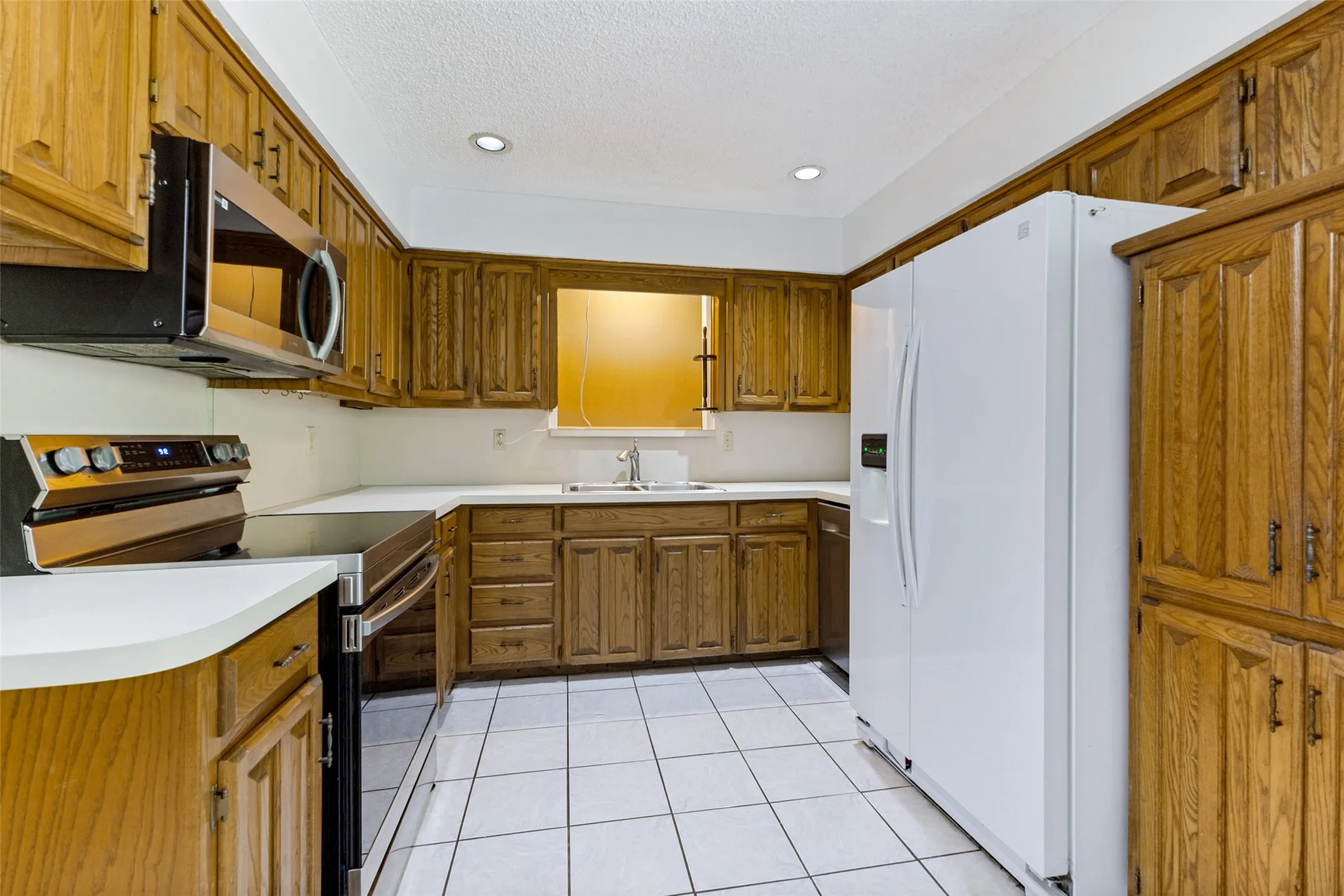 Single Family Residence For Sale in Dallas County , 841 Broadmoor Drive, Mesquite, Texas 75149, 4 Bedroom, 3 Bathroom, 2 Garage spaces, 1,806 Sqft, built in 1984, mls#21350789, Real Estate Agent in Mesquite, Homes For Sale in Dallas county, Homes For Sale in Mesquite, Realtor in Mesquite Texas, Real Estate Brokerage Independent Realty Texas, Luminita Cordes Realtor