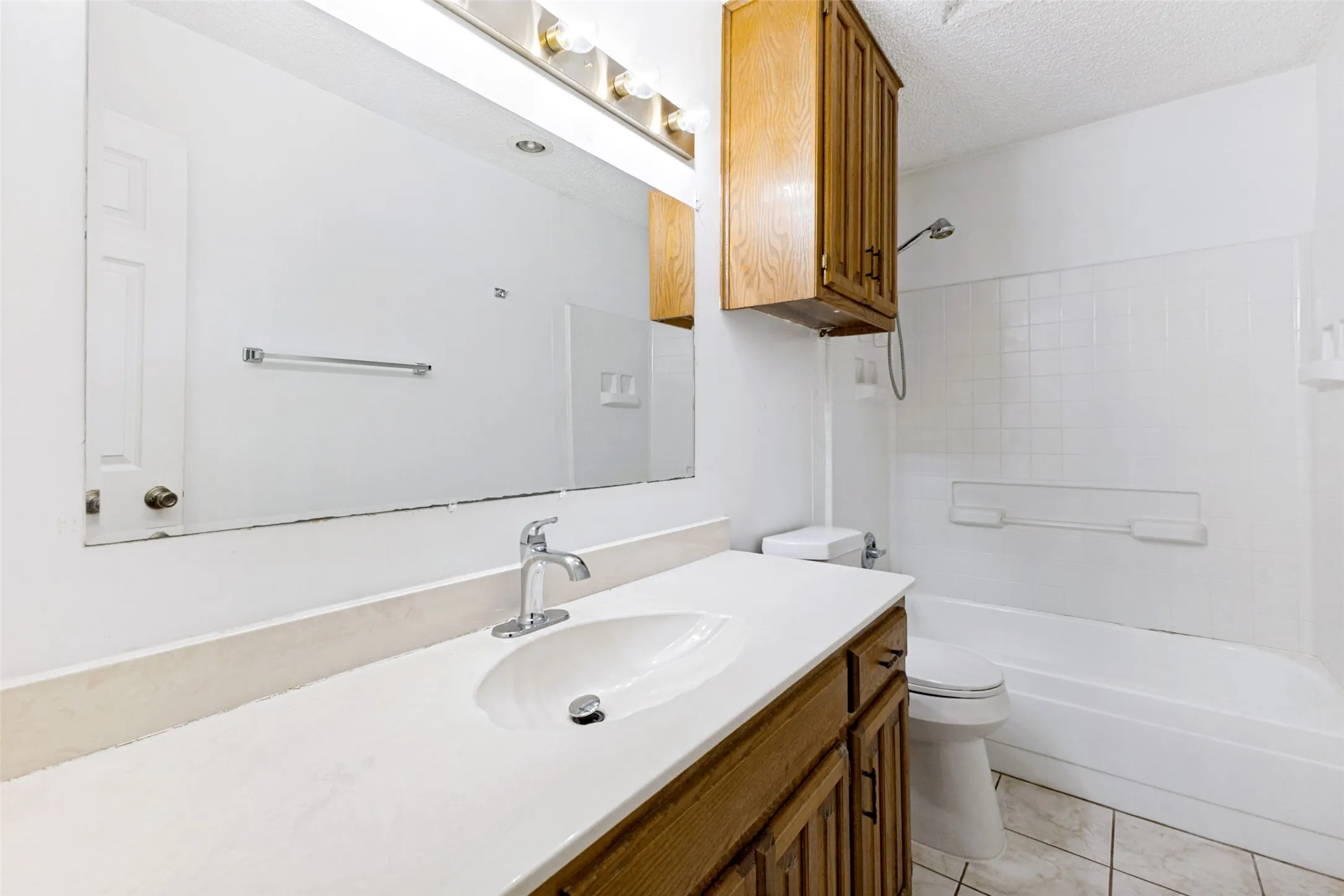 Single Family Residence For Sale in Dallas County , 841 Broadmoor Drive, Mesquite, Texas 75149, 4 Bedroom, 3 Bathroom, 2 Garage spaces, 1,806 Sqft, built in 1984, mls#21350789, Real Estate Agent in Mesquite, Homes For Sale in Dallas county, Homes For Sale in Mesquite, Realtor in Mesquite Texas, Real Estate Brokerage Independent Realty Texas, Luminita Cordes Realtor