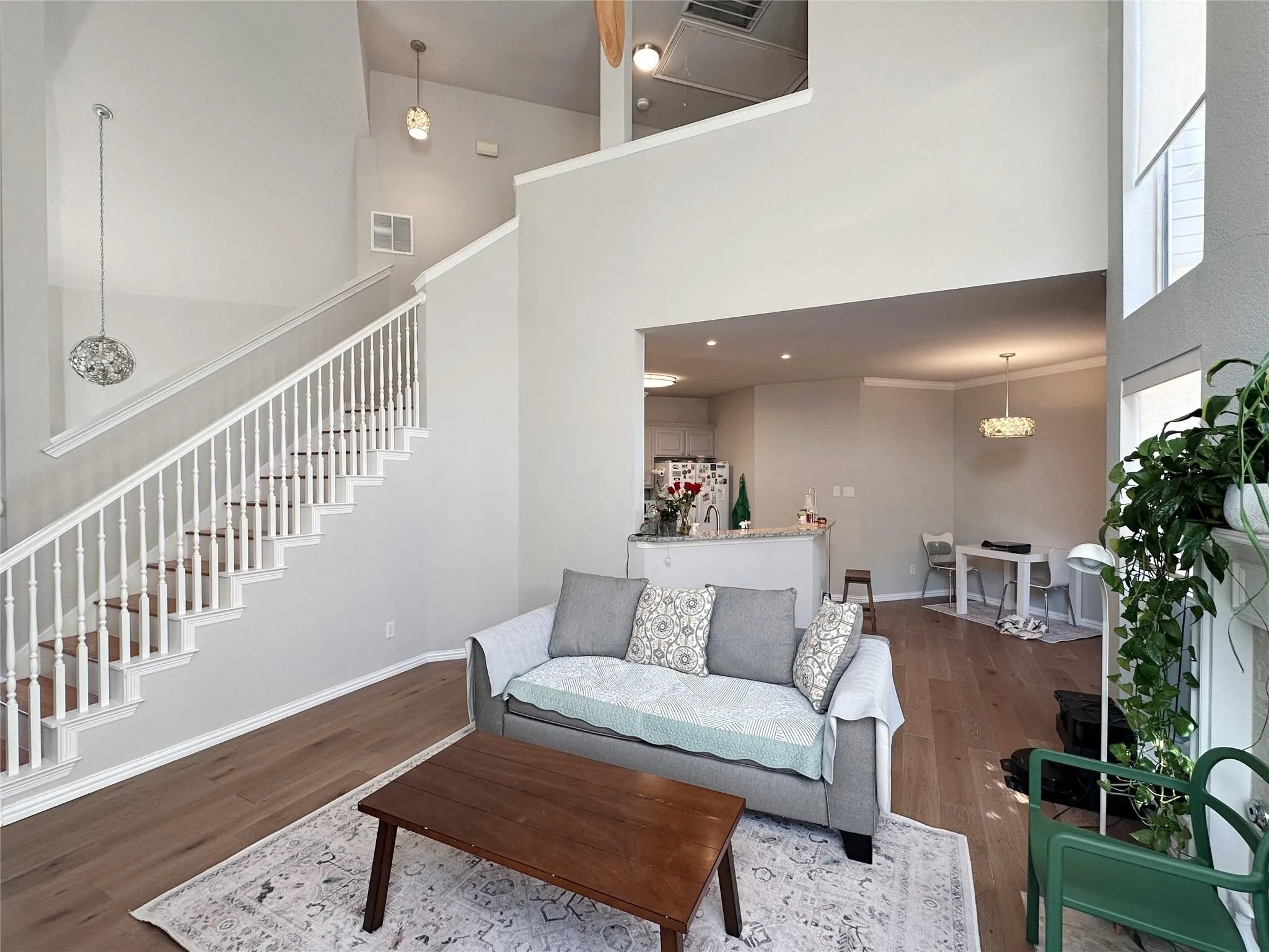 Single Family Residence For Rent in Collin County , 4103 Midrose Trail, Dallas, Texas 75287, 3 Bedroom, 3 Bathroom, 2 Garage spaces, 2,118 Sqft, built in 1997, mls#21351056, Real Estate Agent in Dallas, Homes For Rent in Collin county, Homes For Rent in Dallas, Realtor in Dallas Texas, Real Estate Brokerage Independent Realty Texas, Luminita Cordes Realtor
