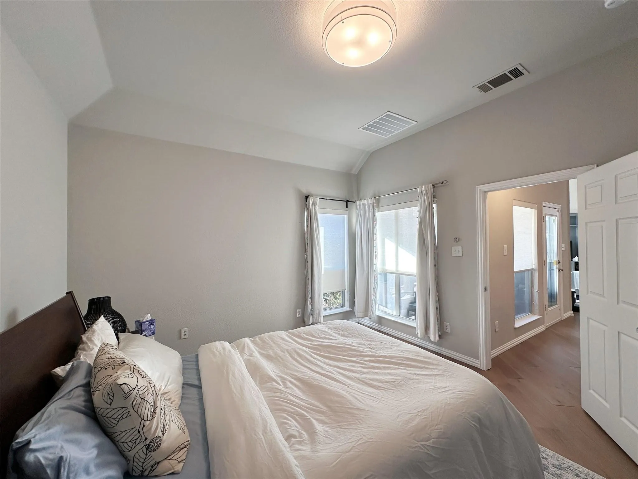 Single Family Residence For Rent in Collin County , 4103 Midrose Trail, Dallas, Texas 75287, 3 Bedroom, 3 Bathroom, 2 Garage spaces, 2,118 Sqft, built in 1997, mls#21351056, Real Estate Agent in Dallas, Homes For Rent in Collin county, Homes For Rent in Dallas, Realtor in Dallas Texas, Real Estate Brokerage Independent Realty Texas, Luminita Cordes Realtor