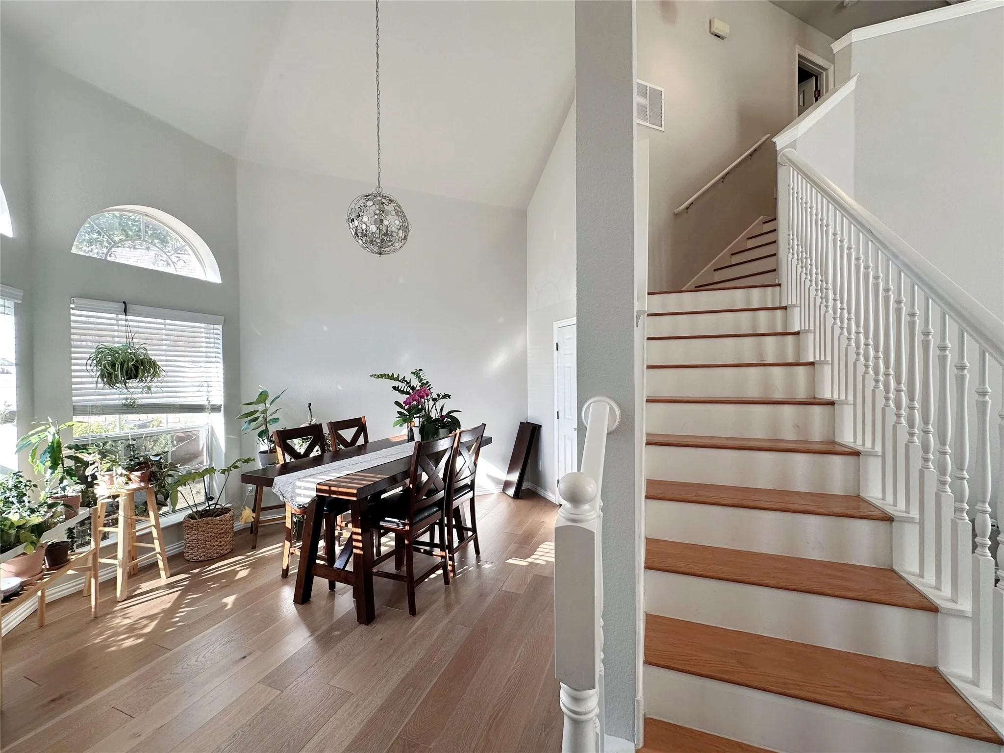 Single Family Residence For Rent in Collin County , 4103 Midrose Trail, Dallas, Texas 75287, 3 Bedroom, 3 Bathroom, 2 Garage spaces, 2,118 Sqft, built in 1997, mls#21351056, Real Estate Agent in Dallas, Homes For Rent in Collin county, Homes For Rent in Dallas, Realtor in Dallas Texas, Real Estate Brokerage Independent Realty Texas, Luminita Cordes Realtor