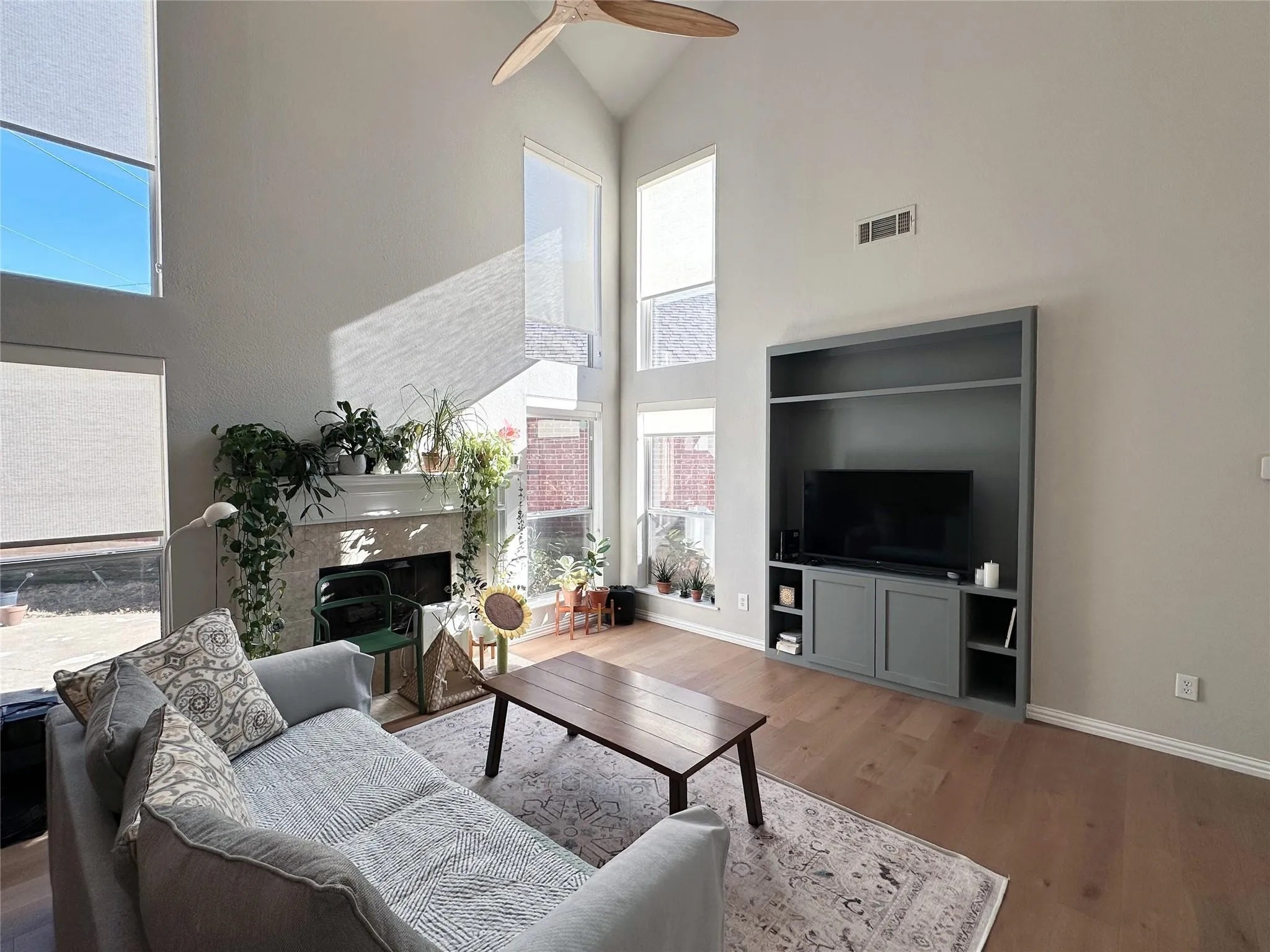 Single Family Residence For Rent in Collin County , 4103 Midrose Trail, Dallas, Texas 75287, 3 Bedroom, 3 Bathroom, 2 Garage spaces, 2,118 Sqft, built in 1997, mls#21351056, Real Estate Agent in Dallas, Homes For Rent in Collin county, Homes For Rent in Dallas, Realtor in Dallas Texas, Real Estate Brokerage Independent Realty Texas, Luminita Cordes Realtor