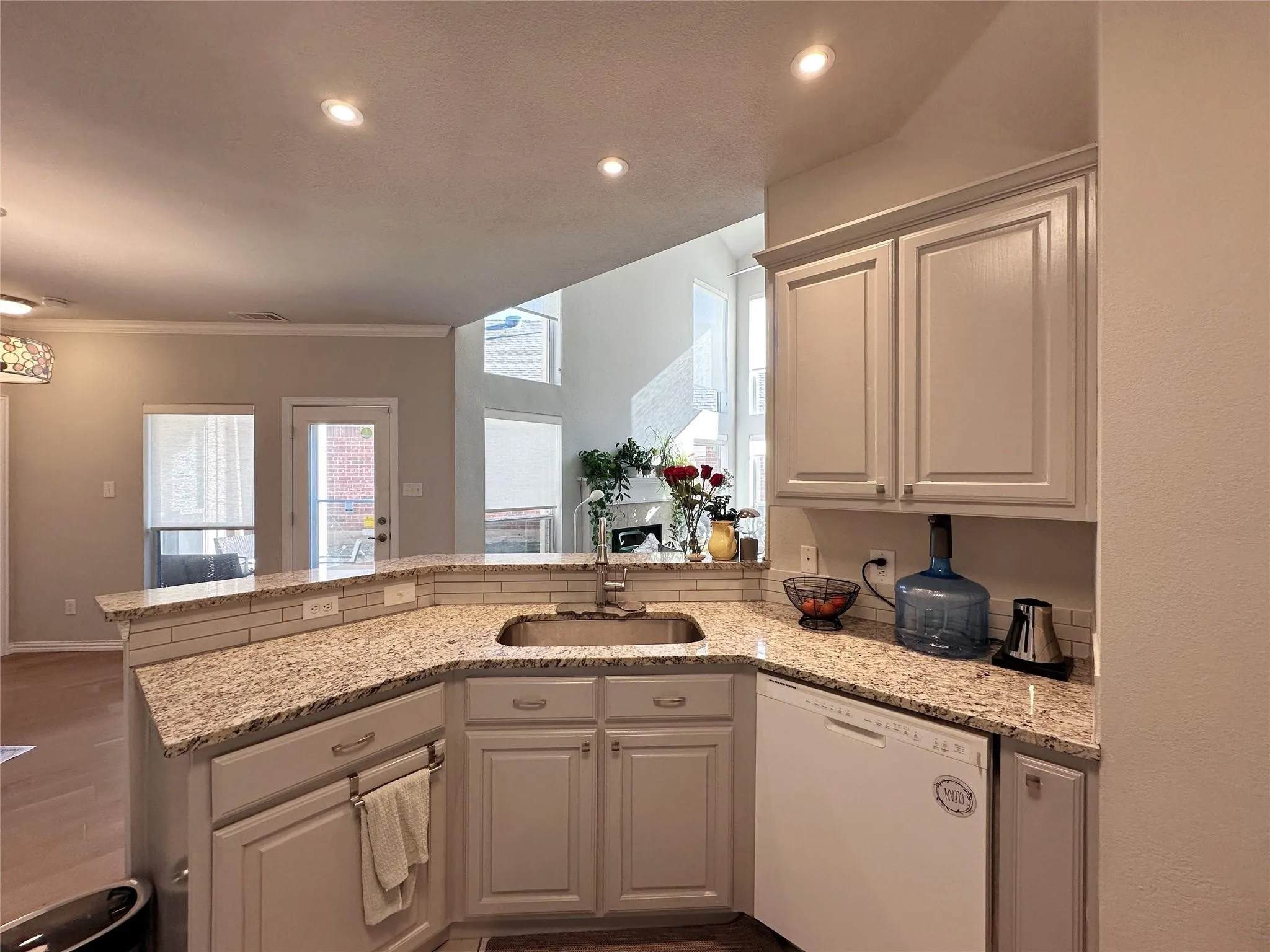 Single Family Residence For Rent in Collin County , 4103 Midrose Trail, Dallas, Texas 75287, 3 Bedroom, 3 Bathroom, 2 Garage spaces, 2,118 Sqft, built in 1997, mls#21351056, Real Estate Agent in Dallas, Homes For Rent in Collin county, Homes For Rent in Dallas, Realtor in Dallas Texas, Real Estate Brokerage Independent Realty Texas, Luminita Cordes Realtor