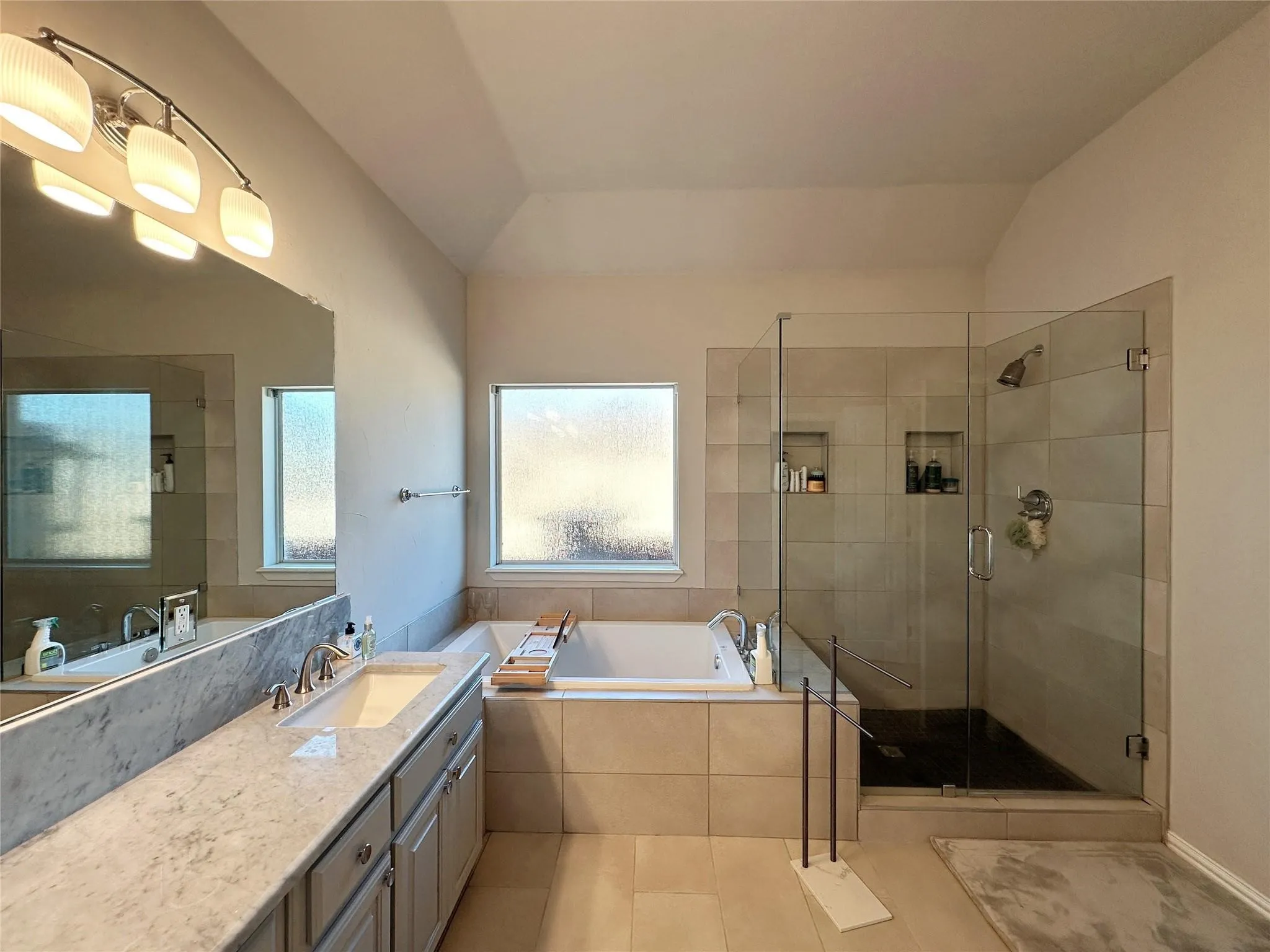 Single Family Residence For Rent in Collin County , 4103 Midrose Trail, Dallas, Texas 75287, 3 Bedroom, 3 Bathroom, 2 Garage spaces, 2,118 Sqft, built in 1997, mls#21351056, Real Estate Agent in Dallas, Homes For Rent in Collin county, Homes For Rent in Dallas, Realtor in Dallas Texas, Real Estate Brokerage Independent Realty Texas, Luminita Cordes Realtor