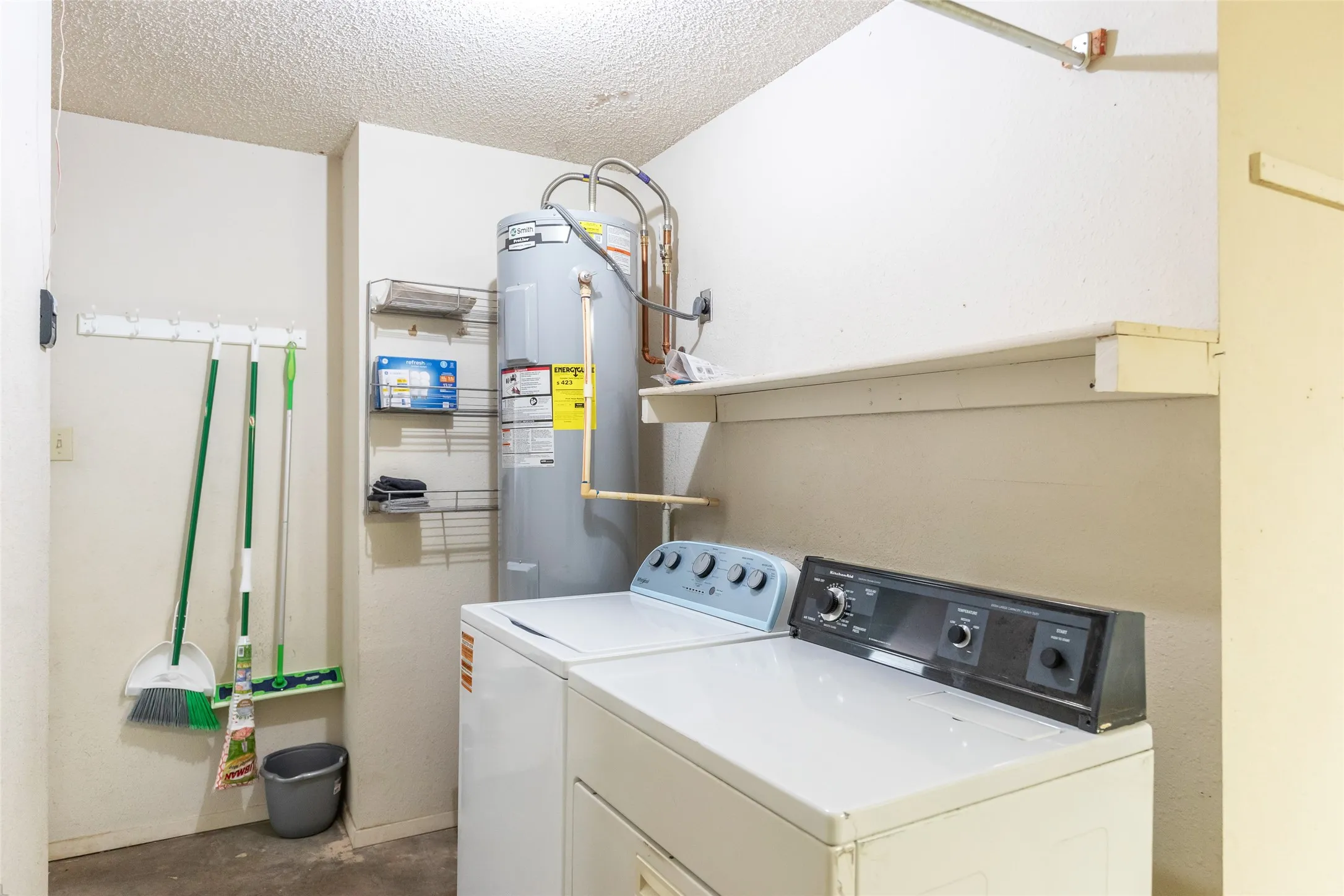 Single Family Residence For Rent in Taylor County , 1689 Chachalaca Lane, Abilene, Texas 79605, 3 Bedroom, 2 Bathroom, 2 Garage spaces, 1,196 Sqft, built in 1981, mls#21349069, Real Estate Agent in Abilene, Homes For Rent in Taylor county, Homes For Rent in Abilene, Realtor in Abilene Texas, Real Estate Brokerage Independent Realty Texas, Luminita Cordes Realtor
