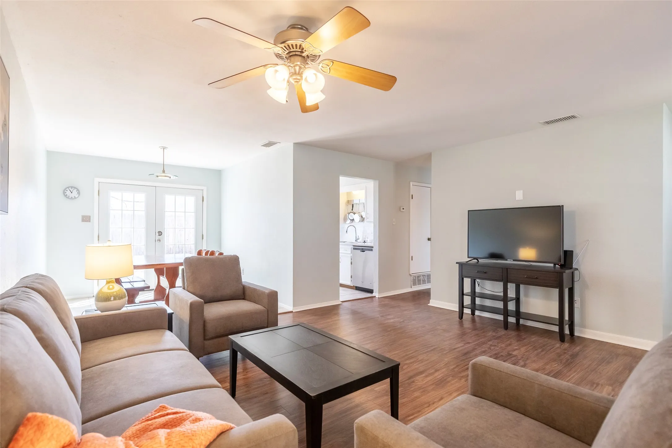 Single Family Residence For Rent in Taylor County , 1689 Chachalaca Lane, Abilene, Texas 79605, 3 Bedroom, 2 Bathroom, 2 Garage spaces, 1,196 Sqft, built in 1981, mls#21349069, Real Estate Agent in Abilene, Homes For Rent in Taylor county, Homes For Rent in Abilene, Realtor in Abilene Texas, Real Estate Brokerage Independent Realty Texas, Luminita Cordes Realtor