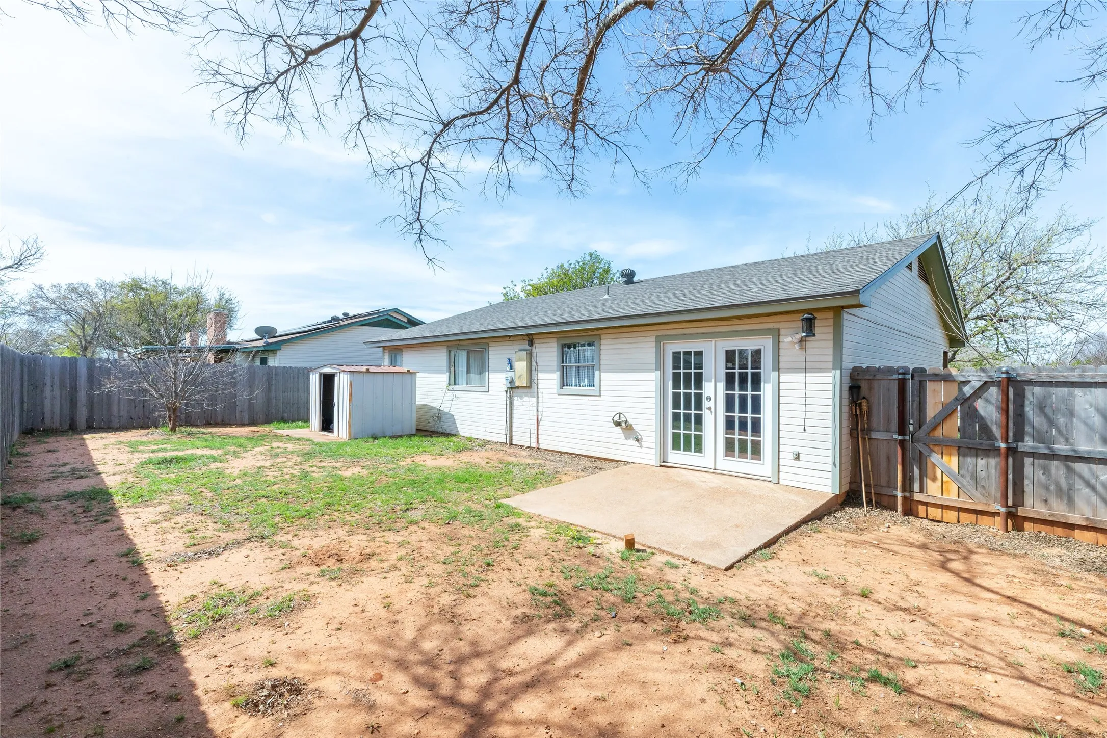 Single Family Residence For Rent in Taylor County , 1689 Chachalaca Lane, Abilene, Texas 79605, 3 Bedroom, 2 Bathroom, 2 Garage spaces, 1,196 Sqft, built in 1981, mls#21349069, Real Estate Agent in Abilene, Homes For Rent in Taylor county, Homes For Rent in Abilene, Realtor in Abilene Texas, Real Estate Brokerage Independent Realty Texas, Luminita Cordes Realtor