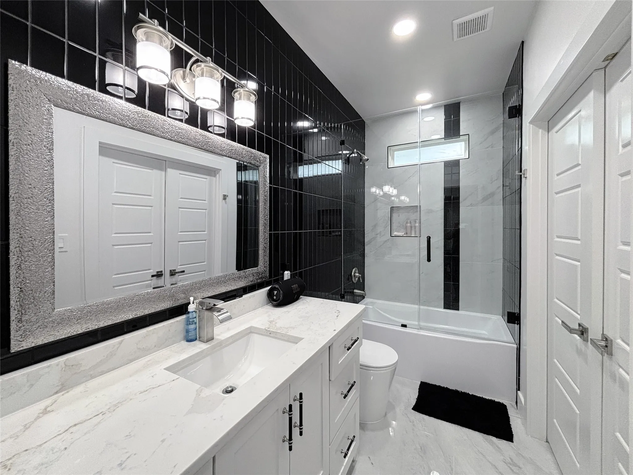 Single Family Residence For Sale in Johnson County , 200 Corral Road, Godley, Texas 76044, 5 Bedroom, 7 Bathroom, 4 Garage spaces, 5,256 Sqft, built in 2025, Price $1,678,000, mls#21347600, Real Estate Agent in Godley, Homes For Sale in Johnson county, Homes For Sale in Godley, Realtor in Godley Texas, Real Estate Brokerage Independent Realty Texas, Luminita Cordes Realtor