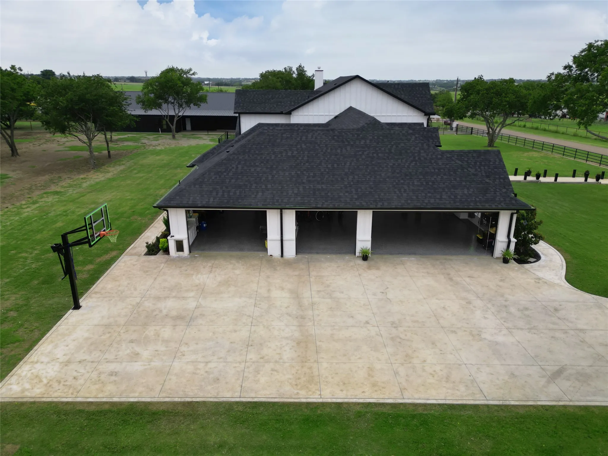 Single Family Residence For Sale in Johnson County , 200 Corral Road, Godley, Texas 76044, 5 Bedroom, 7 Bathroom, 4 Garage spaces, 5,256 Sqft, built in 2025, Price $1,678,000, mls#21347600, Real Estate Agent in Godley, Homes For Sale in Johnson county, Homes For Sale in Godley, Realtor in Godley Texas, Real Estate Brokerage Independent Realty Texas, Luminita Cordes Realtor