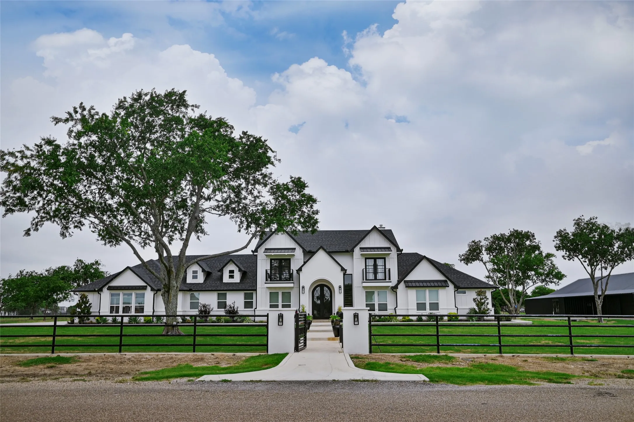 Single Family Residence For Sale in Johnson County , 200 Corral Road, Godley, Texas 76044, 5 Bedroom, 7 Bathroom, 4 Garage spaces, 5,256 Sqft, built in 2025, Price $1,678,000, mls#21347600, Real Estate Agent in Godley, Homes For Sale in Johnson county, Homes For Sale in Godley, Realtor in Godley Texas, Real Estate Brokerage Independent Realty Texas, Luminita Cordes Realtor
