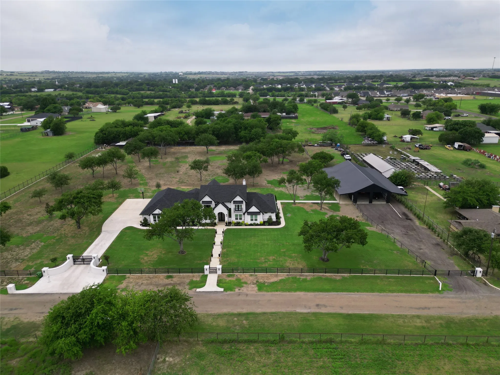 Single Family Residence For Sale in Johnson County , 200 Corral Road, Godley, Texas 76044, 5 Bedroom, 7 Bathroom, 4 Garage spaces, 5,256 Sqft, built in 2025, Price $1,678,000, mls#21347600, Real Estate Agent in Godley, Homes For Sale in Johnson county, Homes For Sale in Godley, Realtor in Godley Texas, Real Estate Brokerage Independent Realty Texas, Luminita Cordes Realtor
