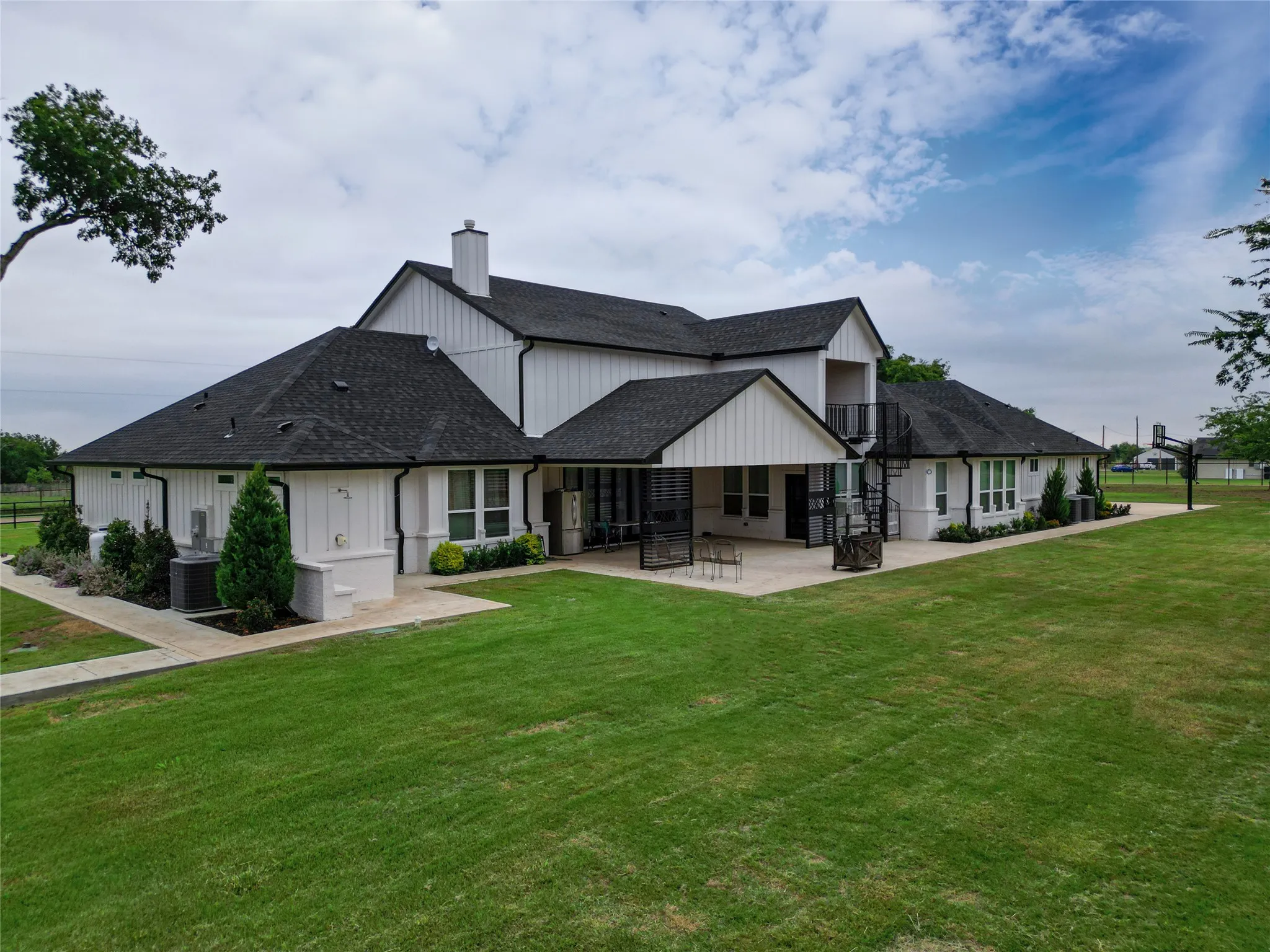 Single Family Residence For Sale in Johnson County , 200 Corral Road, Godley, Texas 76044, 5 Bedroom, 7 Bathroom, 4 Garage spaces, 5,256 Sqft, built in 2025, Price $1,678,000, mls#21347600, Real Estate Agent in Godley, Homes For Sale in Johnson county, Homes For Sale in Godley, Realtor in Godley Texas, Real Estate Brokerage Independent Realty Texas, Luminita Cordes Realtor