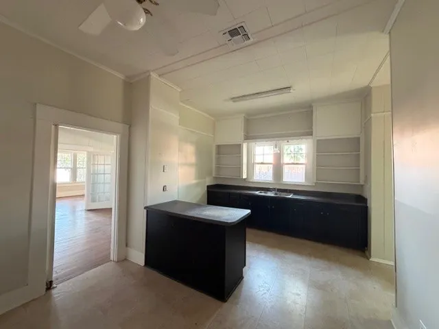 Office For Rent in Lamar County , 1821 Lamar Avenue, Paris, Texas 75460, 0, 0, Garage spaces, 0 Sqft, built in 0, mls#21351065, Real Estate Agent in Paris, Homes For Rent in Lamar county, Homes For Rent in Paris, Realtor in Paris Texas, Real Estate Brokerage Independent Realty Texas, Luminita Cordes Realtor