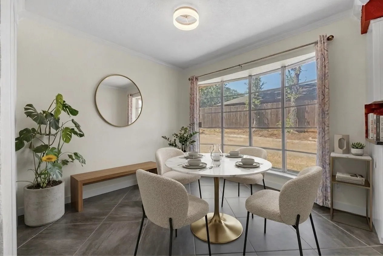 Breakfast Nook (Virtually Staged).