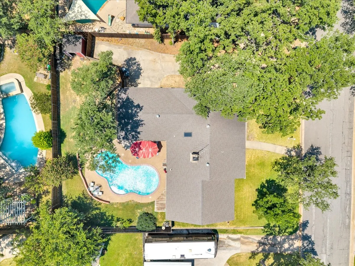 Single Family Residence For Sale in Tarrant County , 207 Walnut Way, Euless, Texas 76039, 3 Bedroom, 3 Bathroom, 2 Garage spaces, 1,892 Sqft, built in 1969, mls#21350159, Real Estate Agent in Euless, Homes For Sale in Tarrant county, Homes For Sale in Euless, Realtor in Euless Texas, Real Estate Brokerage Independent Realty Texas, Luminita Cordes Realtor
