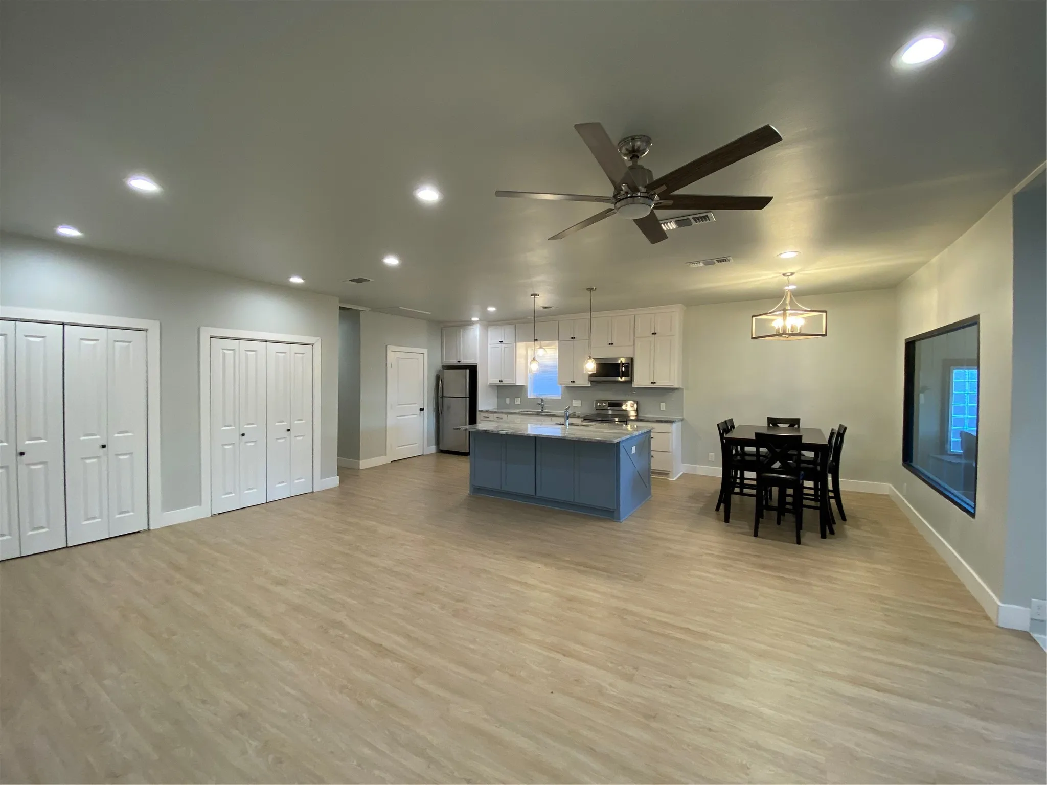 Duplex For Sale in Tarrant County , 4704 Pershing Avenue, Fort Worth, Texas 76107, 3 Bedroom, 3 Bathroom, Garage spaces, 0 Sqft, built in 1976, mls#21350034, Real Estate Agent in Fort Worth, Homes For Sale in Tarrant county, Homes For Sale in Fort Worth, Realtor in Fort Worth Texas, Real Estate Brokerage Independent Realty Texas, Luminita Cordes Realtor