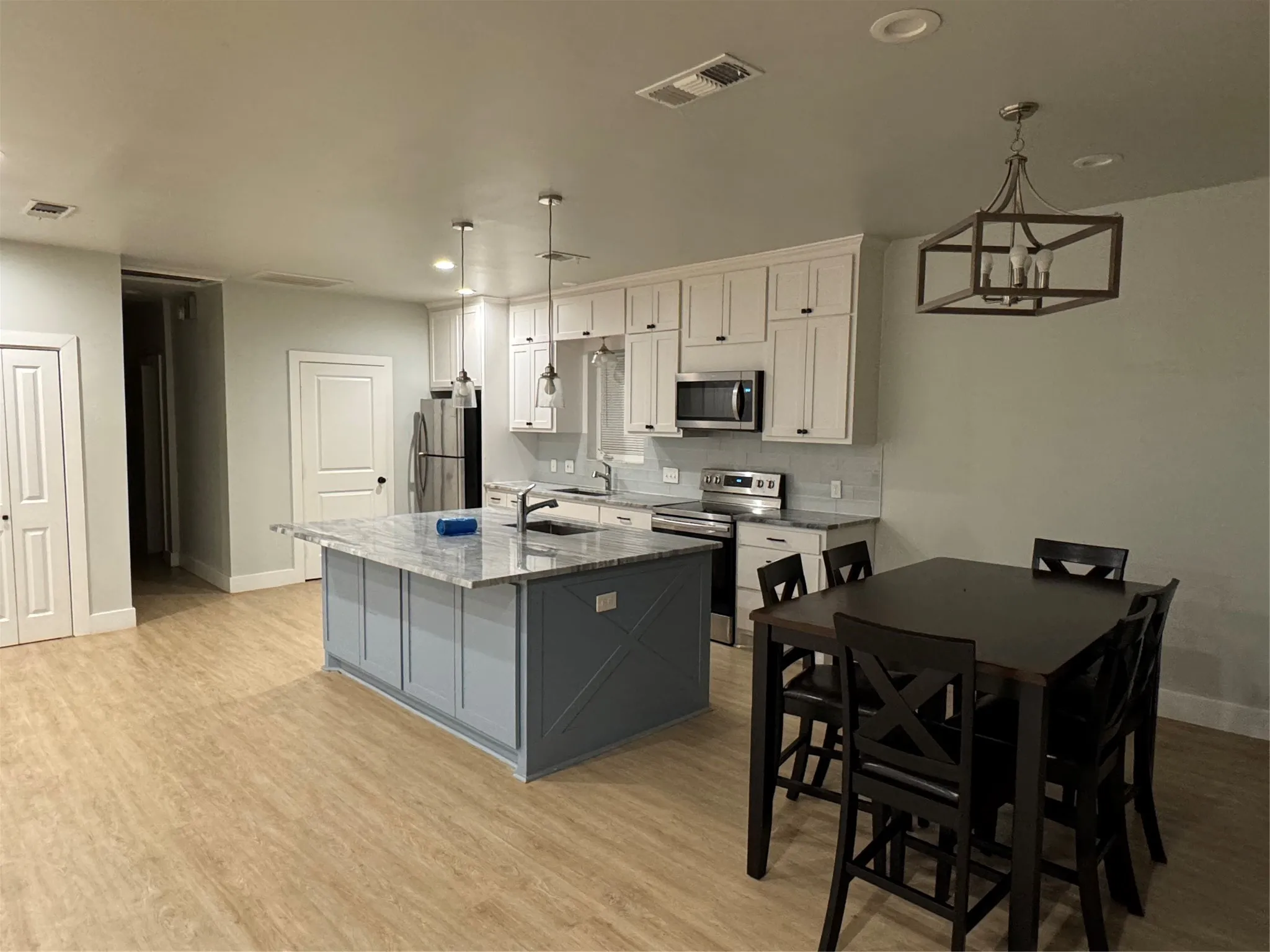 Duplex For Sale in Tarrant County , 4704 Pershing Avenue, Fort Worth, Texas 76107, 3 Bedroom, 3 Bathroom, Garage spaces, 0 Sqft, built in 1976, mls#21350034, Real Estate Agent in Fort Worth, Homes For Sale in Tarrant county, Homes For Sale in Fort Worth, Realtor in Fort Worth Texas, Real Estate Brokerage Independent Realty Texas, Luminita Cordes Realtor