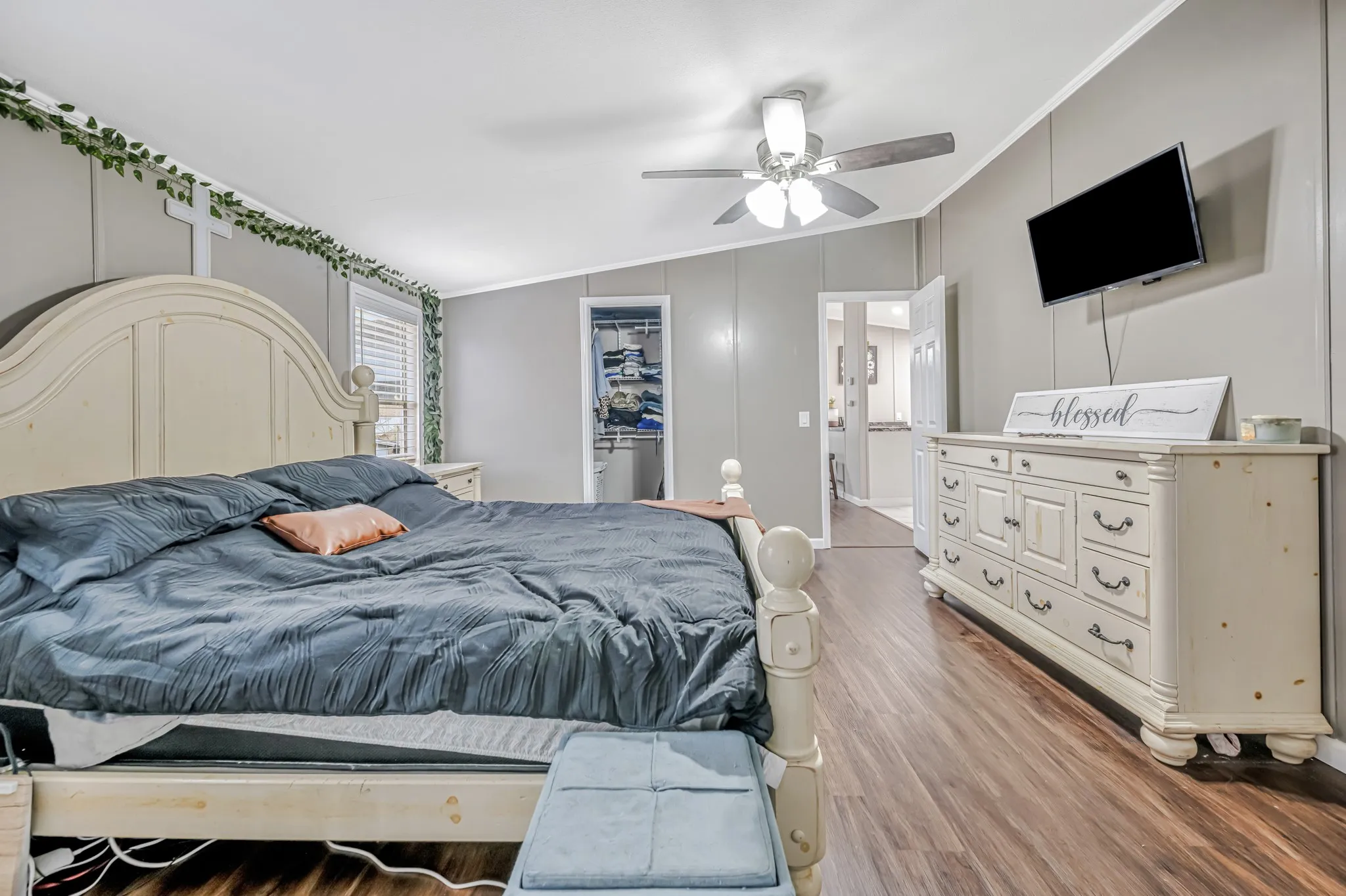 Mobile Home For Sale in Hill County , 304 Hcr 1433, Covington, Texas 76636, 3 Bedroom, 2 Bathroom, Garage spaces, 1,792 Sqft, built in 1992, mls#21348802, Real Estate Agent in Covington, Homes For Sale in Hill county, Homes For Sale in Covington, Realtor in Covington Texas, Real Estate Brokerage Independent Realty Texas, Luminita Cordes Realtor