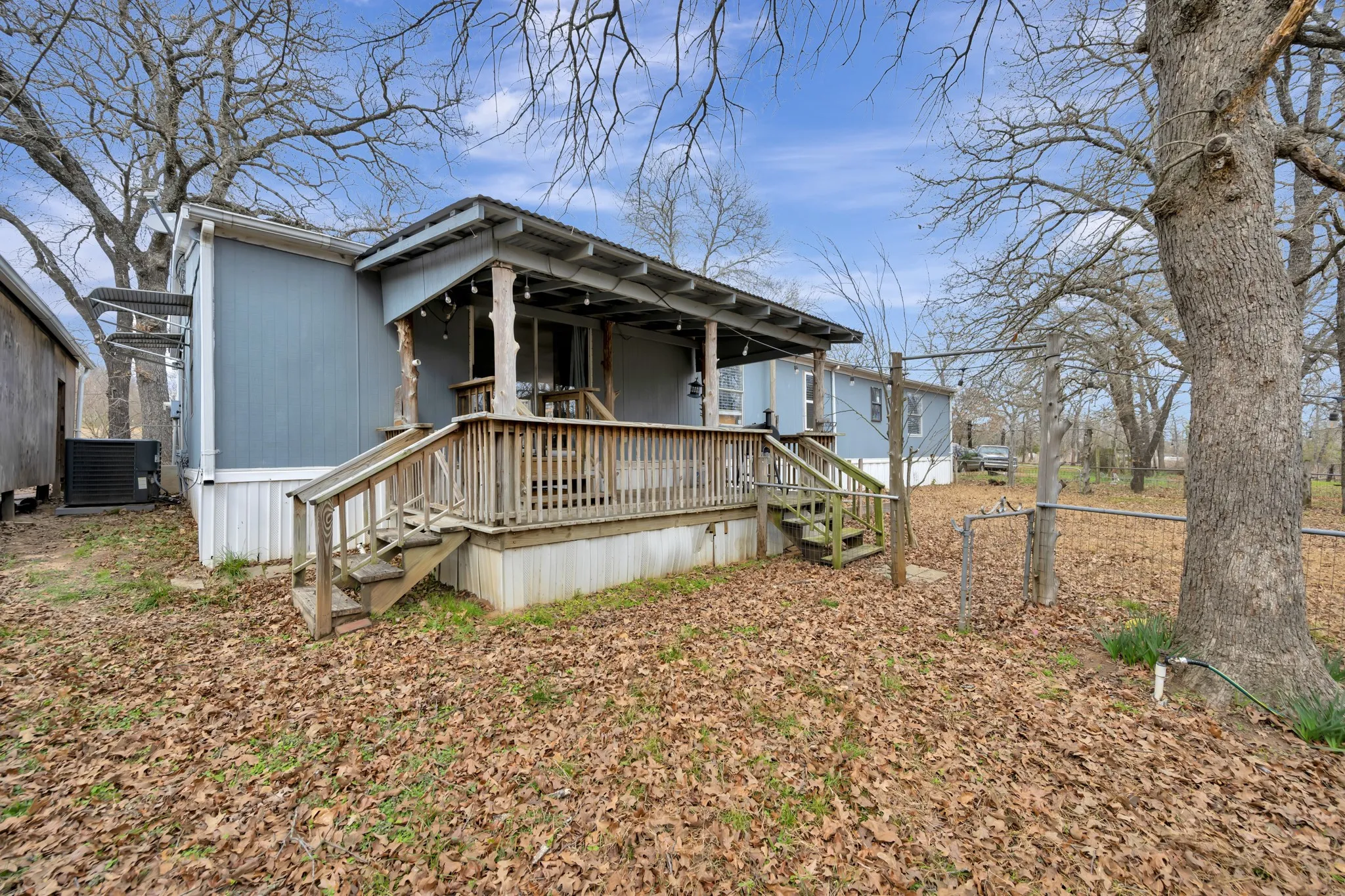 Mobile Home For Sale in Hill County , 304 Hcr 1433, Covington, Texas 76636, 3 Bedroom, 2 Bathroom, Garage spaces, 1,792 Sqft, built in 1992, mls#21348802, Real Estate Agent in Covington, Homes For Sale in Hill county, Homes For Sale in Covington, Realtor in Covington Texas, Real Estate Brokerage Independent Realty Texas, Luminita Cordes Realtor
