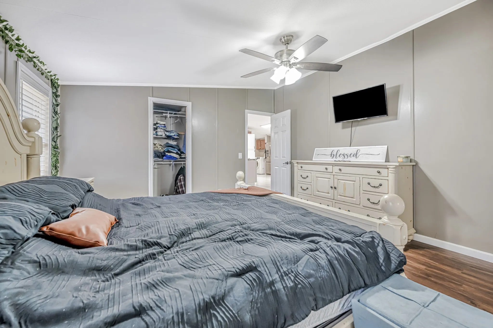 Mobile Home For Sale in Hill County , 304 Hcr 1433, Covington, Texas 76636, 3 Bedroom, 2 Bathroom, Garage spaces, 1,792 Sqft, built in 1992, mls#21348802, Real Estate Agent in Covington, Homes For Sale in Hill county, Homes For Sale in Covington, Realtor in Covington Texas, Real Estate Brokerage Independent Realty Texas, Luminita Cordes Realtor