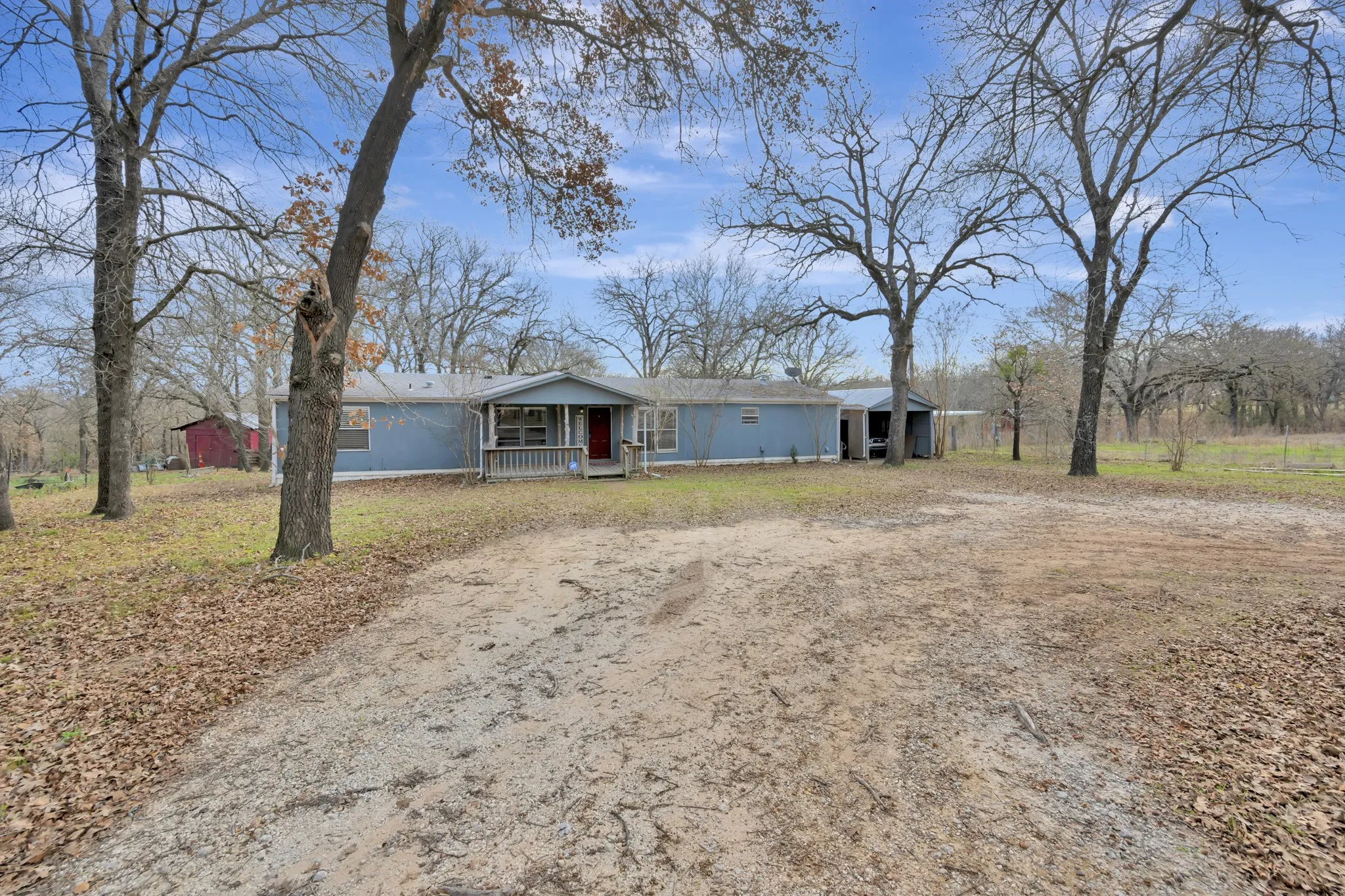 Mobile Home For Sale in Hill County , 304 Hcr 1433, Covington, Texas 76636, 3 Bedroom, 2 Bathroom, Garage spaces, 1,792 Sqft, built in 1992, mls#21348802, Real Estate Agent in Covington, Homes For Sale in Hill county, Homes For Sale in Covington, Realtor in Covington Texas, Real Estate Brokerage Independent Realty Texas, Luminita Cordes Realtor