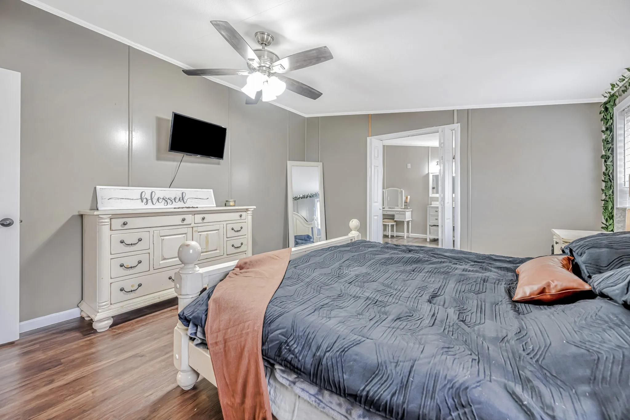 Mobile Home For Sale in Hill County , 304 Hcr 1433, Covington, Texas 76636, 3 Bedroom, 2 Bathroom, Garage spaces, 1,792 Sqft, built in 1992, mls#21348802, Real Estate Agent in Covington, Homes For Sale in Hill county, Homes For Sale in Covington, Realtor in Covington Texas, Real Estate Brokerage Independent Realty Texas, Luminita Cordes Realtor