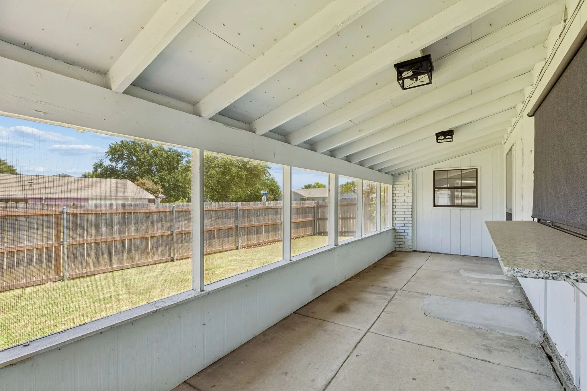Single Family Residence For Rent in Denton County , 5168 Pruitt Drive, The Colony, Texas 75056, 3 Bedroom, 2 Bathroom, 2 Garage spaces, 1,946 Sqft, built in 1978, Price $2,500, mls#21350195, Real Estate Agent in The Colony, Homes For Rent in Denton county, Homes For Rent in The Colony, Realtor in The Colony Texas, Real Estate Brokerage Independent Realty Texas, Luminita Cordes Realtor