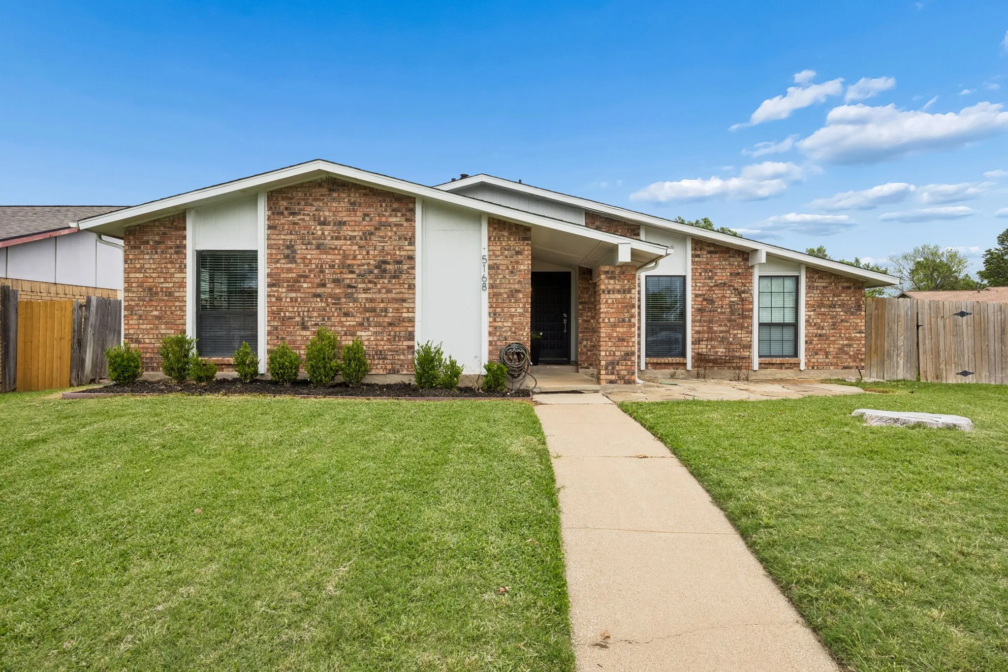 Single Family Residence For Rent in Denton County , 5168 Pruitt Drive, The Colony, Texas 75056, 3 Bedroom, 2 Bathroom, 2 Garage spaces, 1,946 Sqft, built in 1978, Price $2,500, mls#21350195, Real Estate Agent in The Colony, Homes For Rent in Denton county, Homes For Rent in The Colony, Realtor in The Colony Texas, Real Estate Brokerage Independent Realty Texas, Luminita Cordes Realtor
