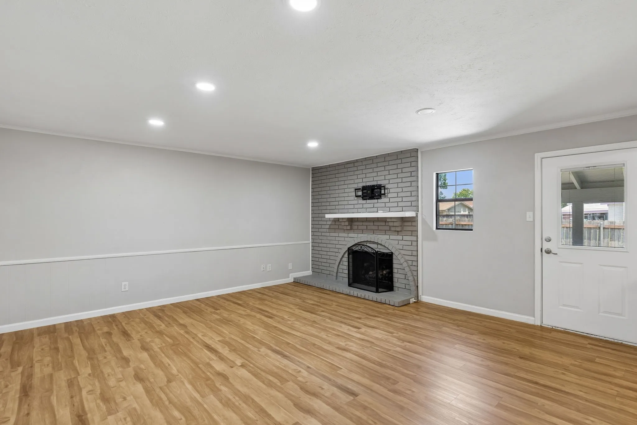 Single Family Residence For Rent in Denton County , 5168 Pruitt Drive, The Colony, Texas 75056, 3 Bedroom, 2 Bathroom, 2 Garage spaces, 1,946 Sqft, built in 1978, Price $2,500, mls#21350195, Real Estate Agent in The Colony, Homes For Rent in Denton county, Homes For Rent in The Colony, Realtor in The Colony Texas, Real Estate Brokerage Independent Realty Texas, Luminita Cordes Realtor